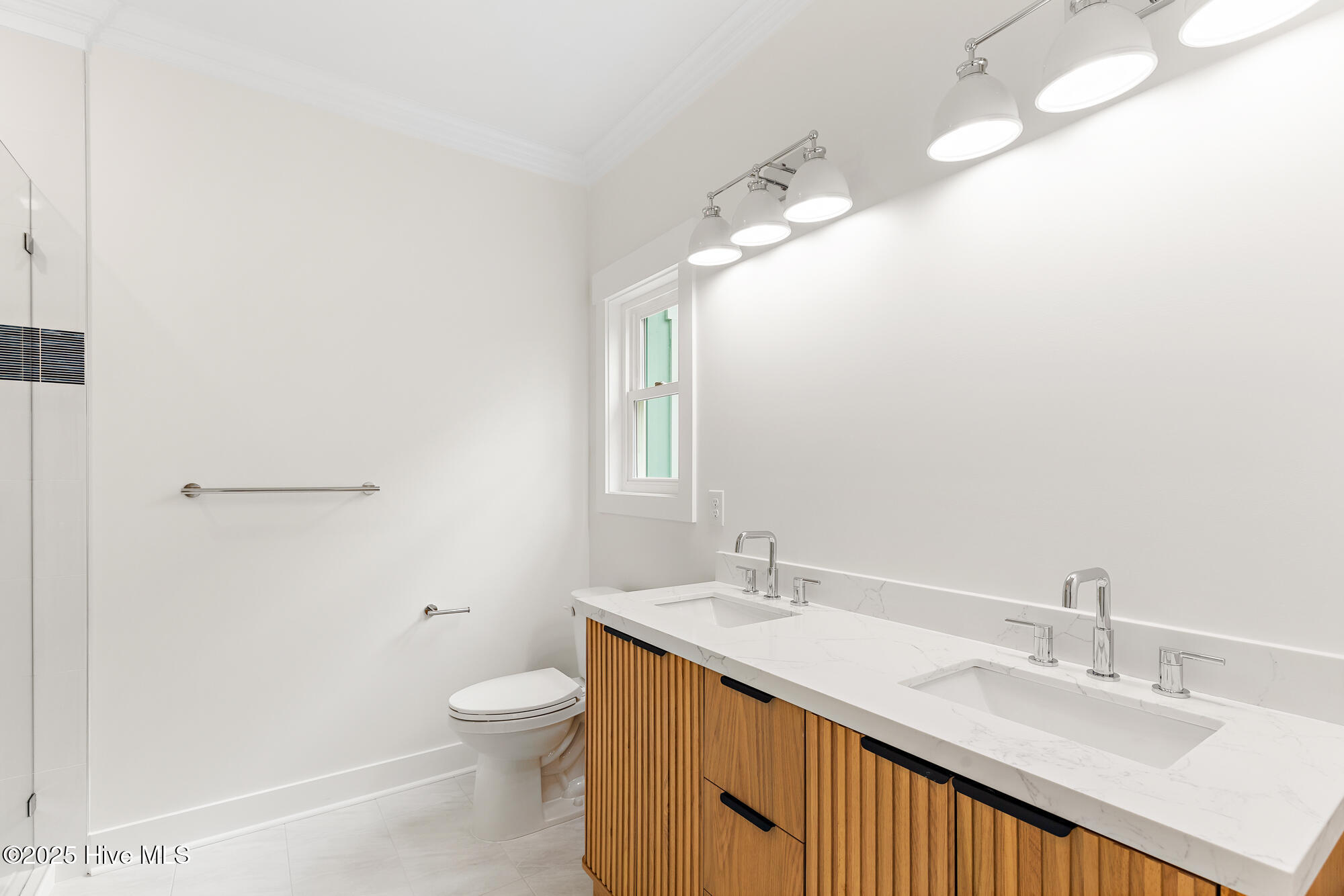 100514744 | Photo 48