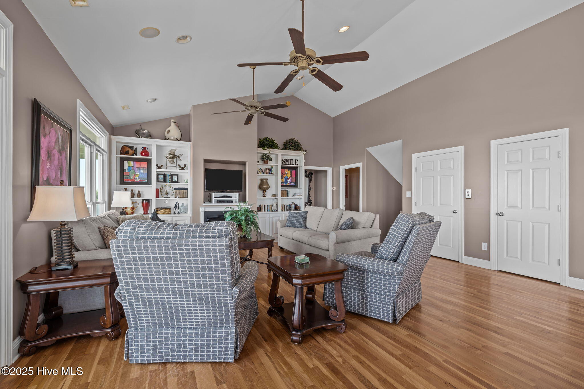 100531383 | Photo 21