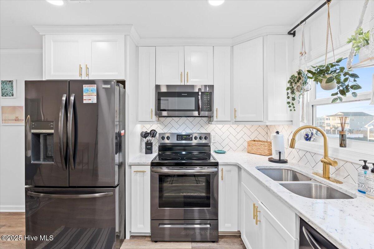 100541423 | Photo 11