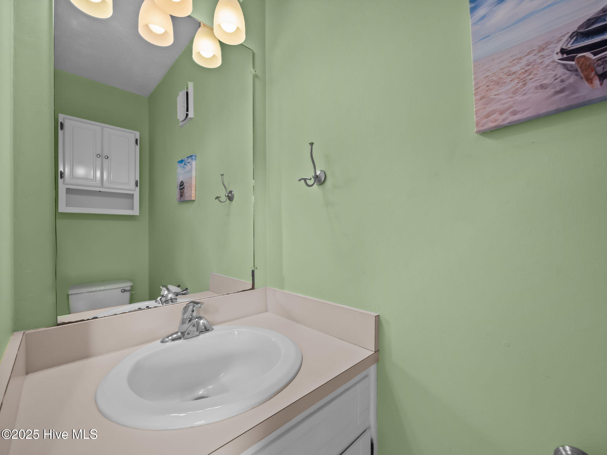 100534121 | Photo 15