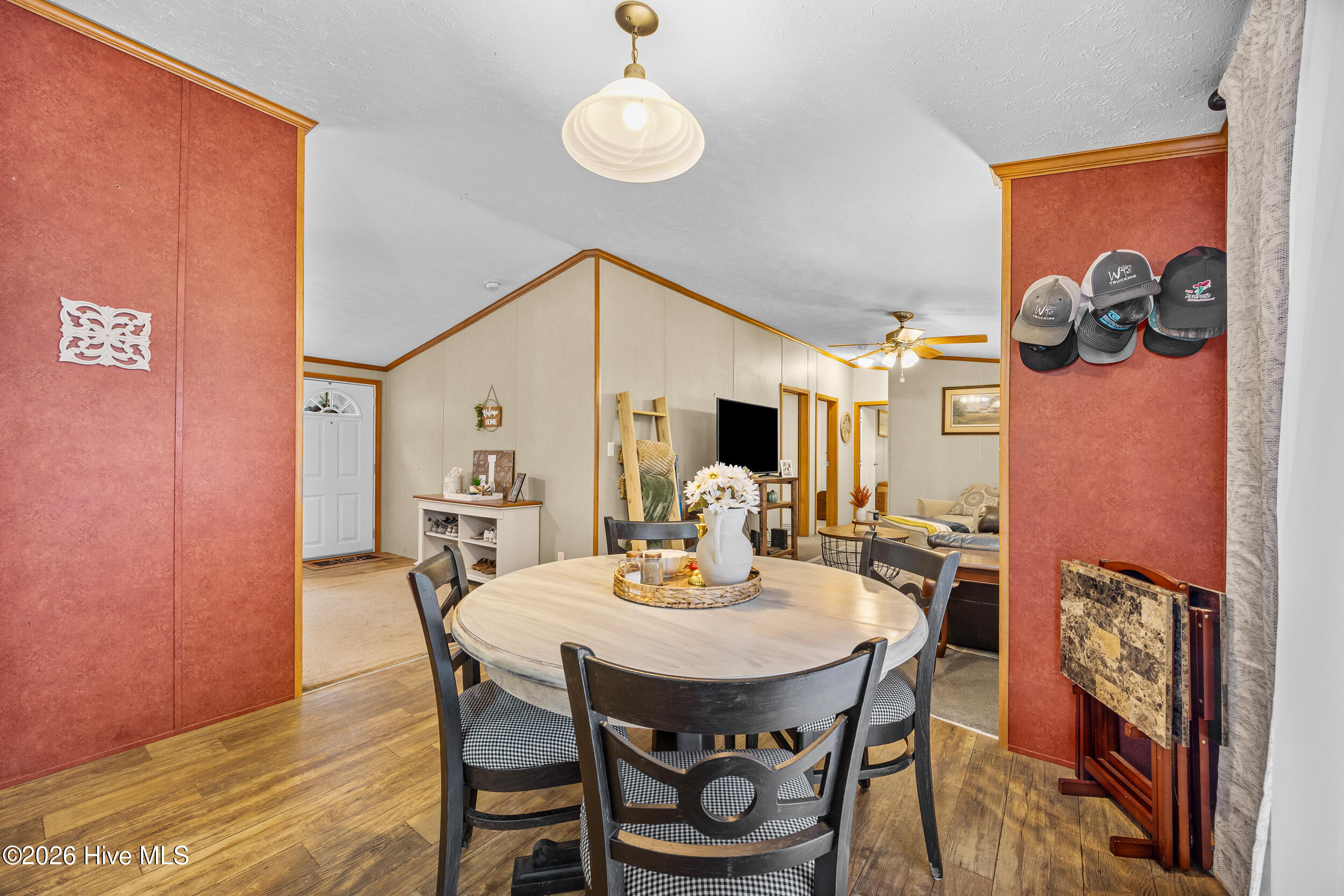 100547453 | Photo 19