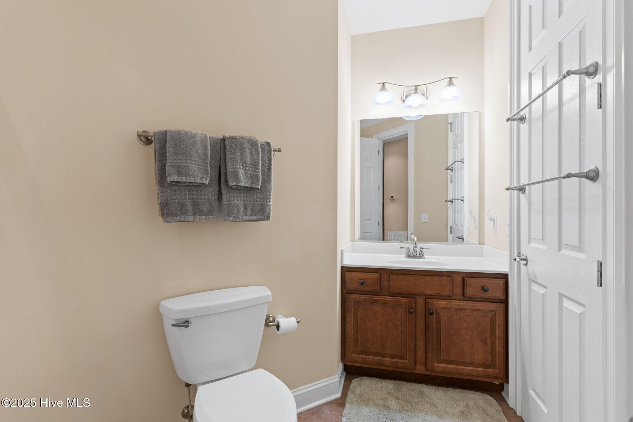 100518405 | Photo 51