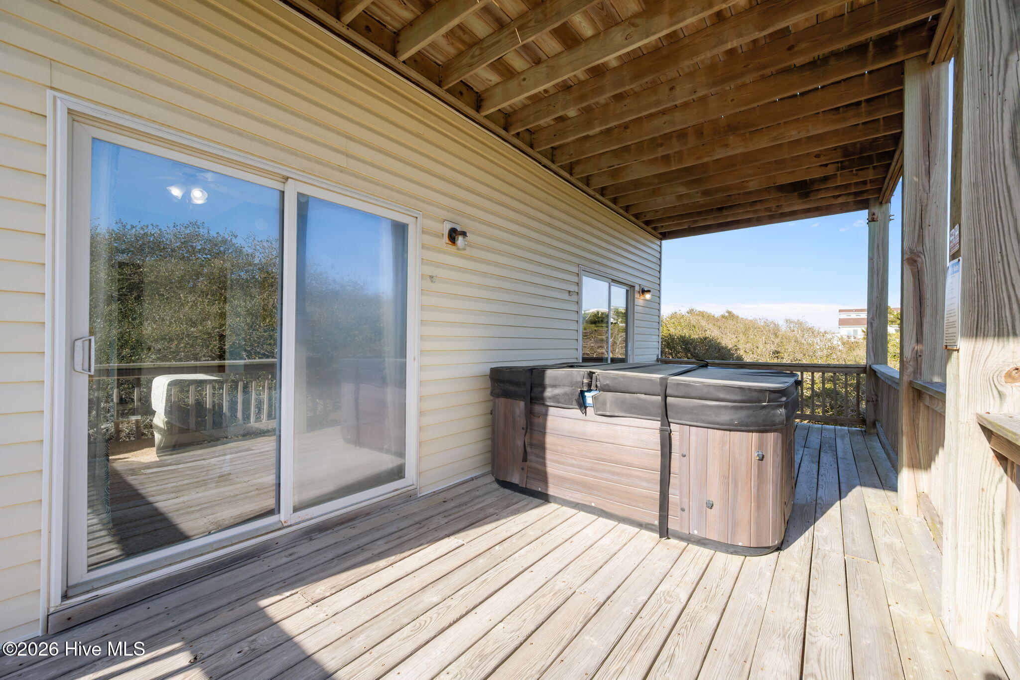 100565208 | Photo 34