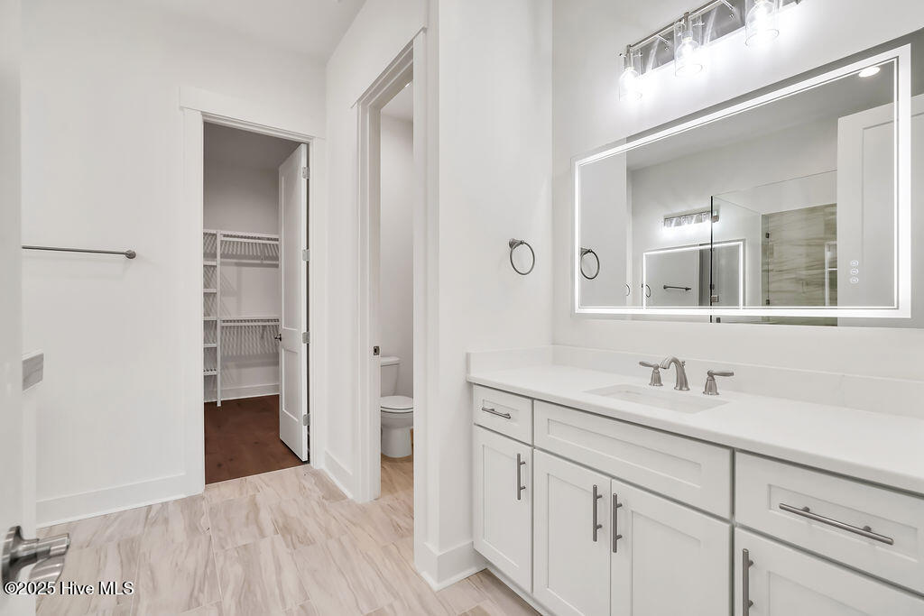 100516438 | Photo 19