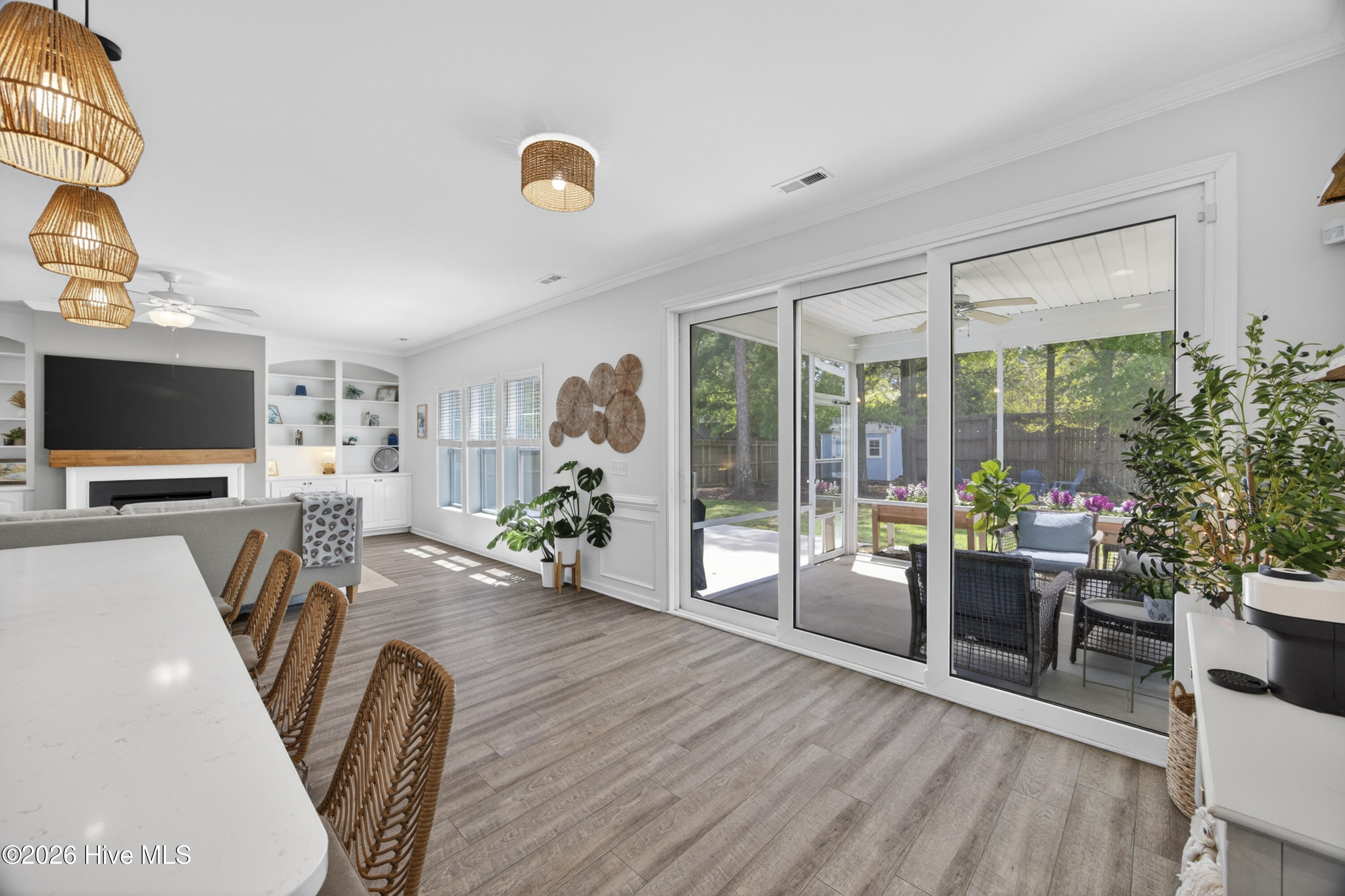 100567368 | Photo 26