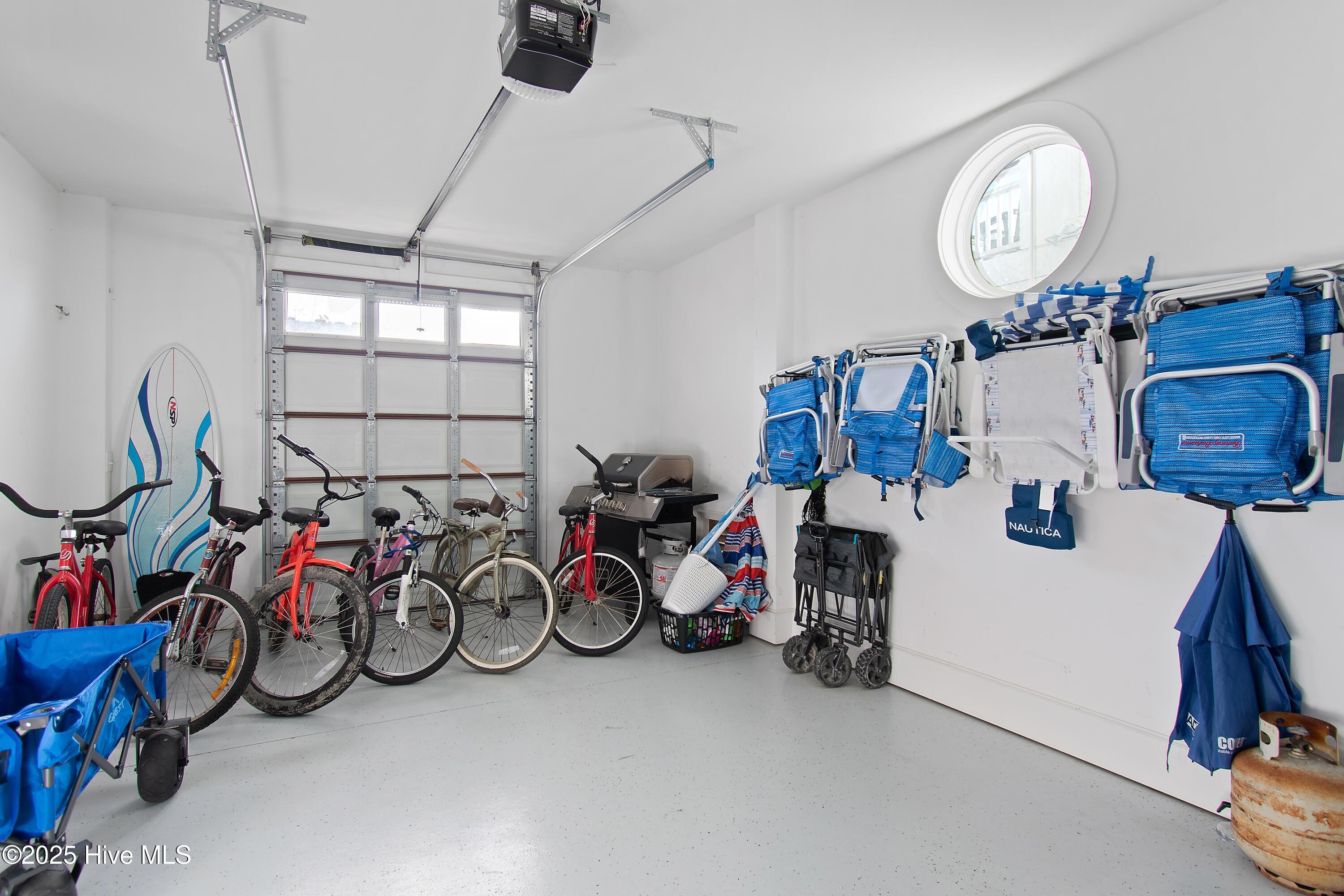 100545187 | Photo 40