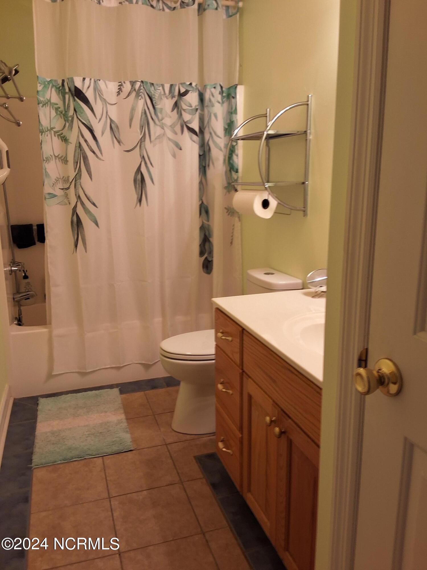 100463336 | Photo 38