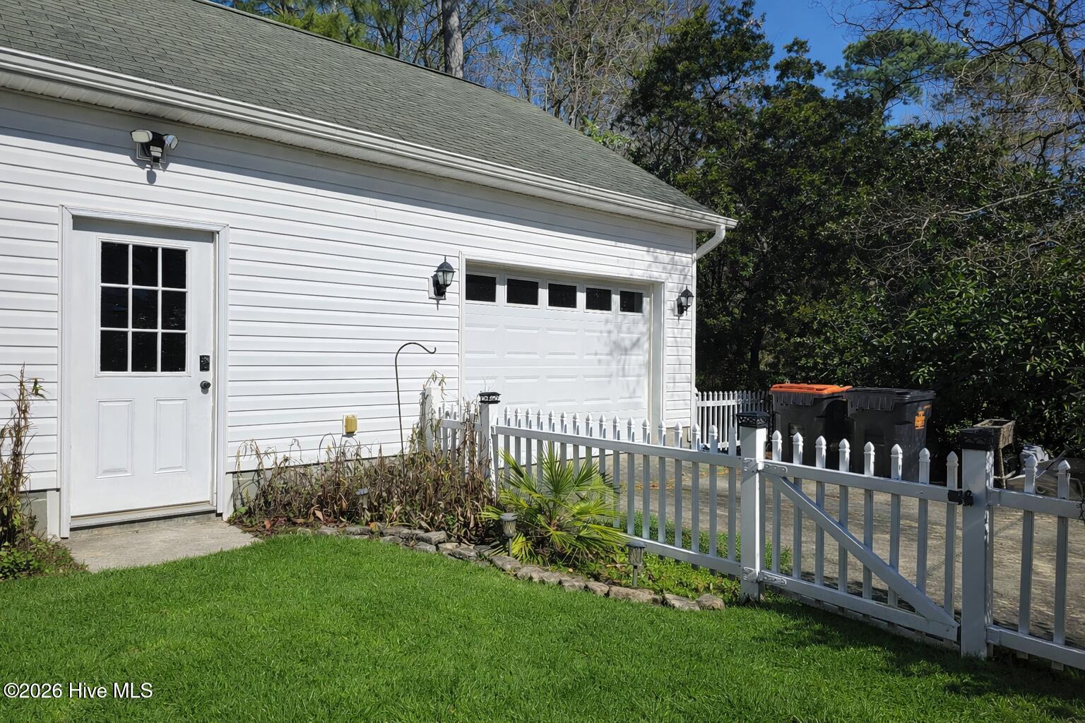 100554499 | Photo 44