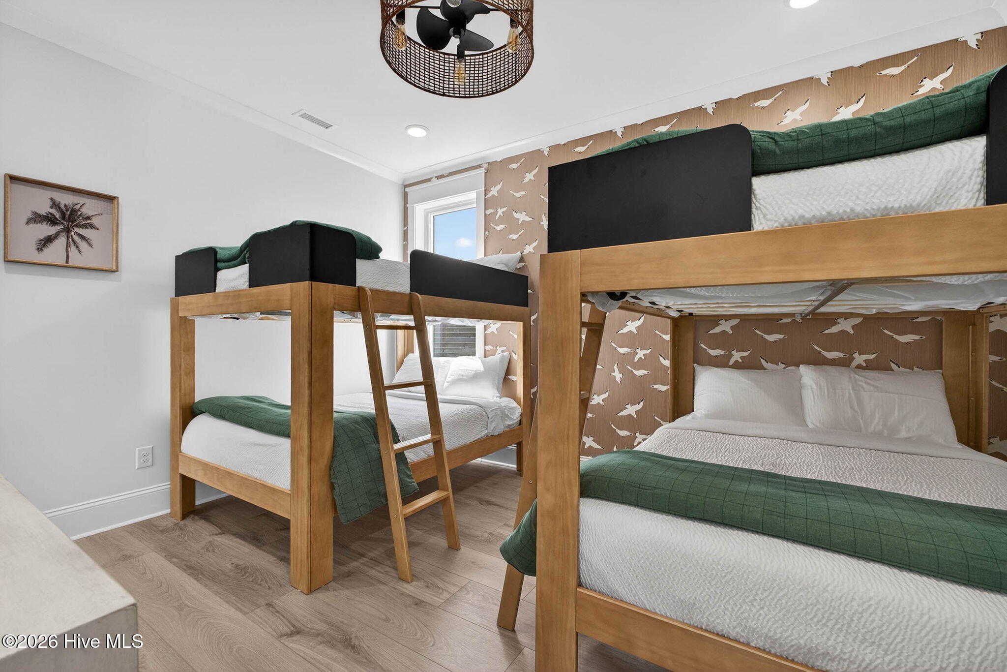 100543300 | Photo 76