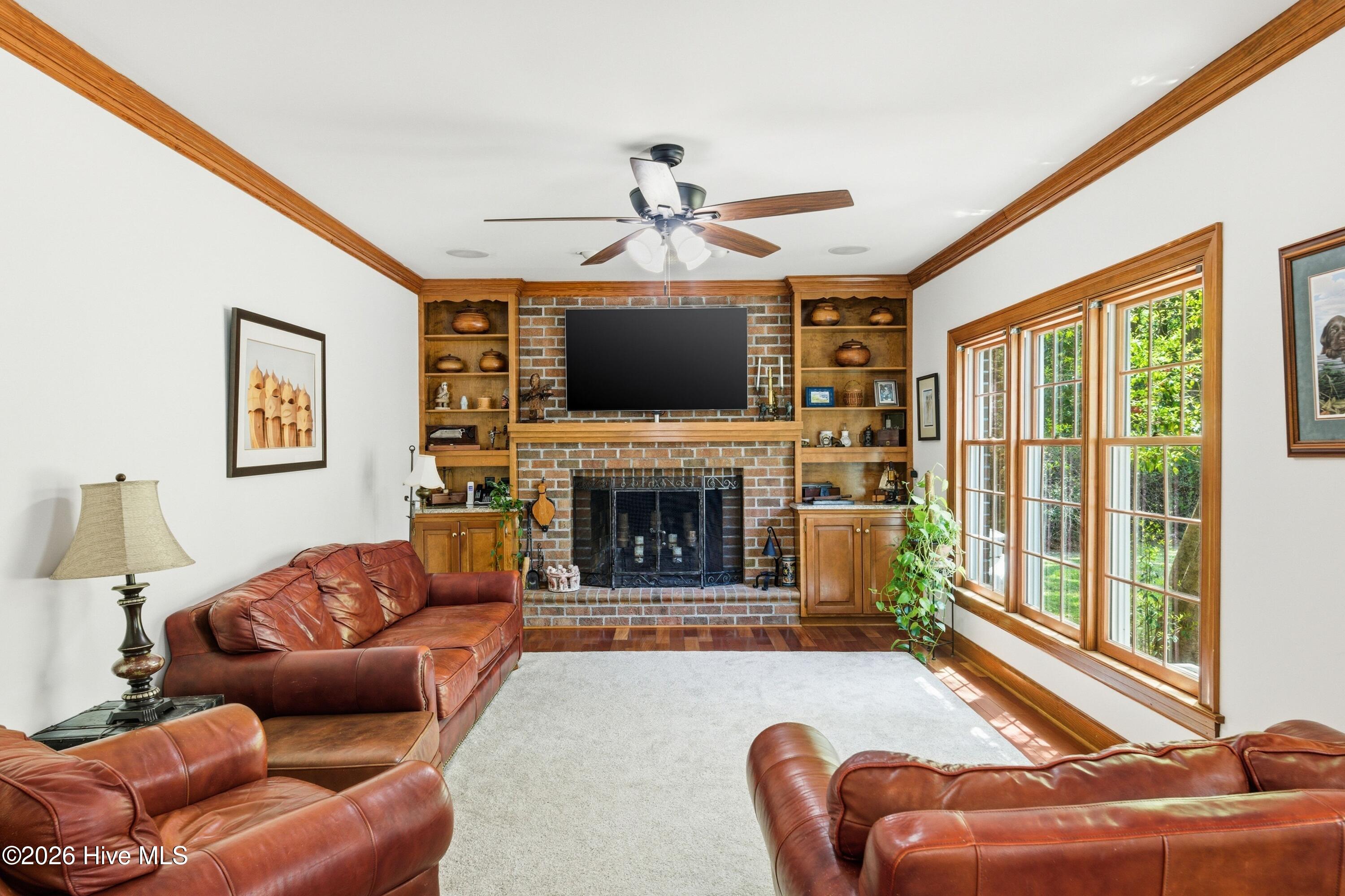 100566267 | Photo 18