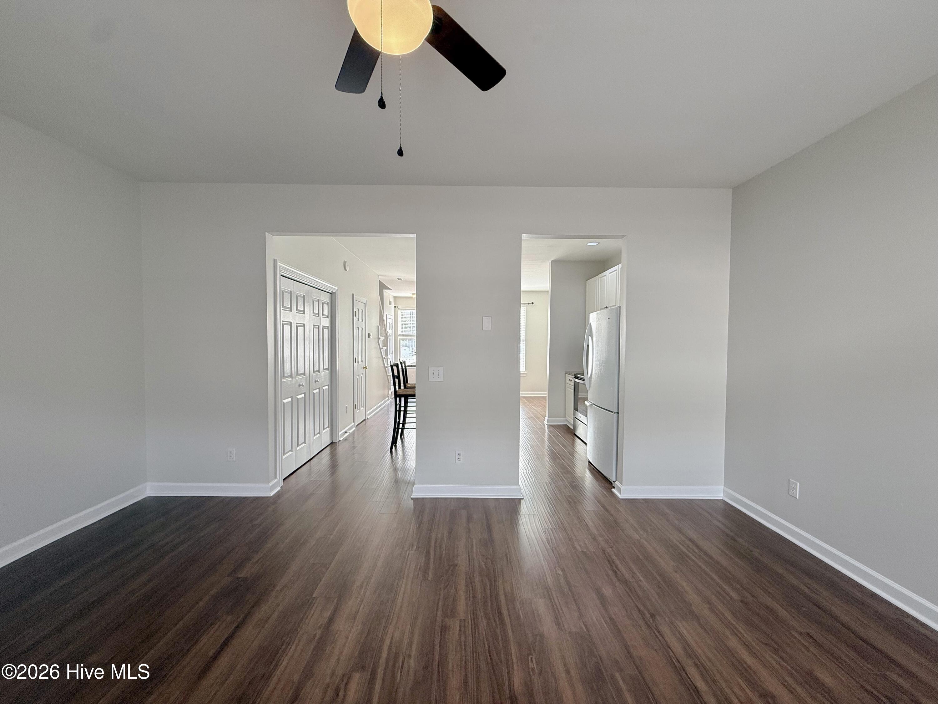 100565370 | Photo 25