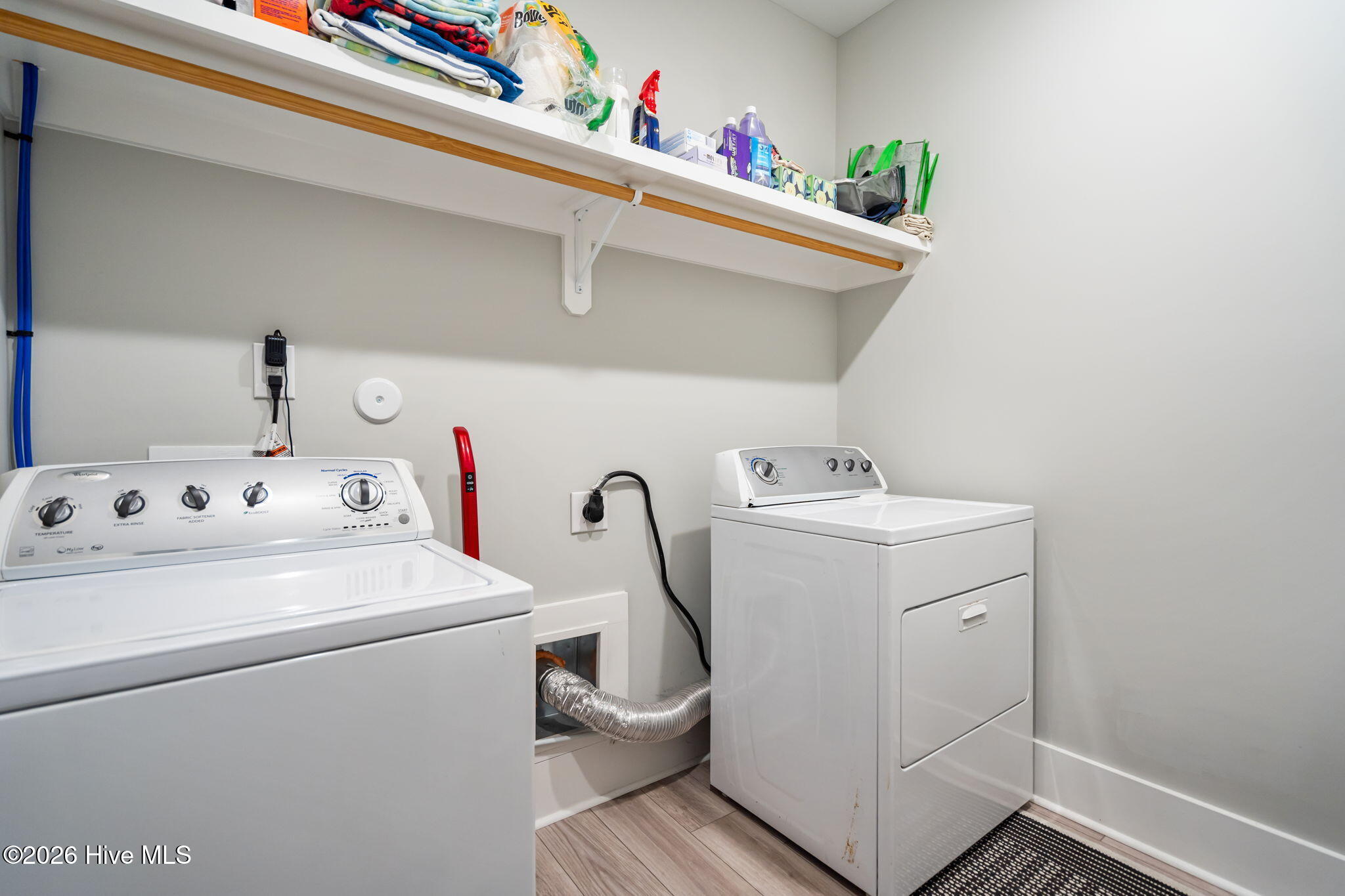 100567182 | Photo 42