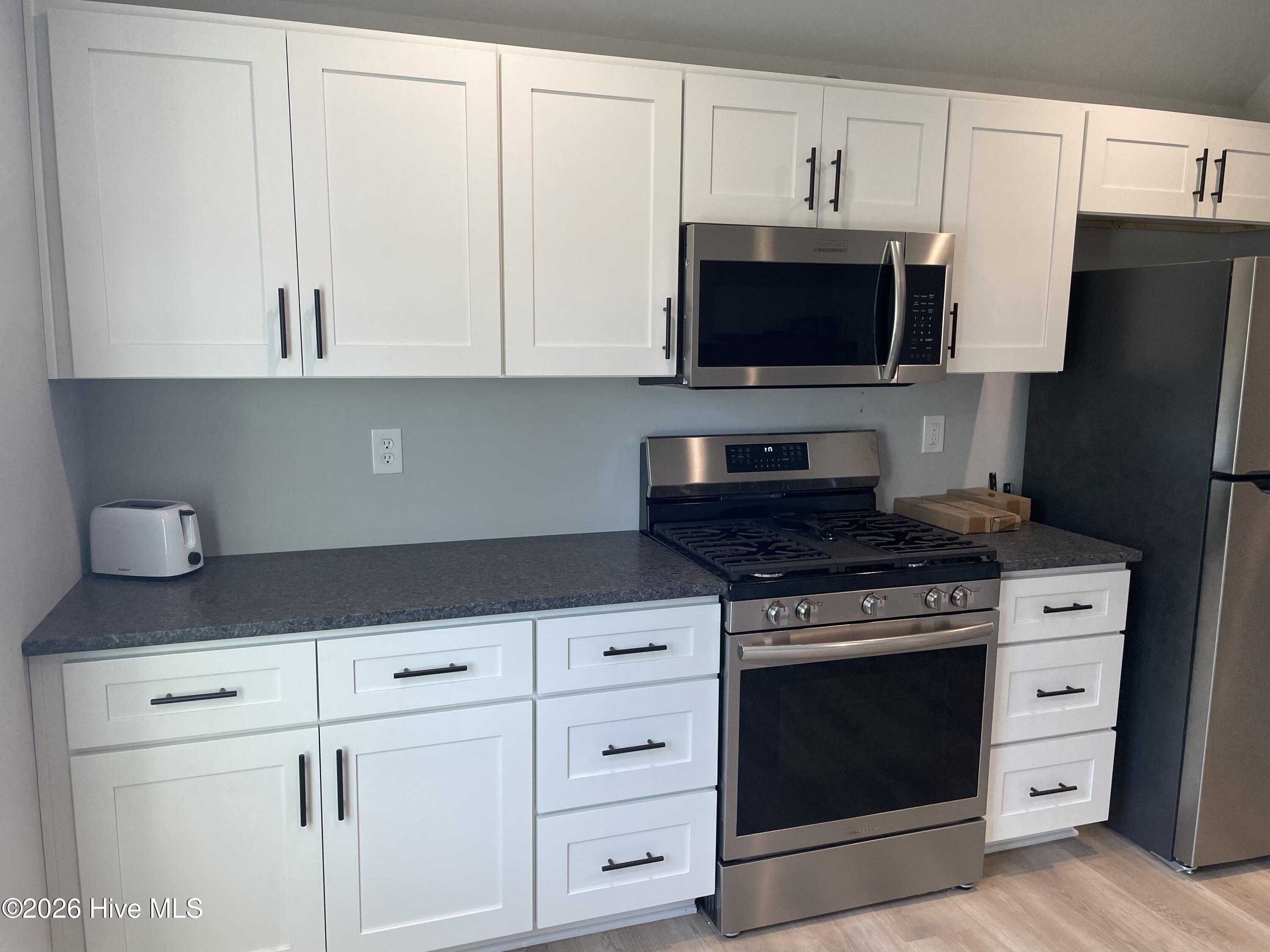 100568375 | Photo 50