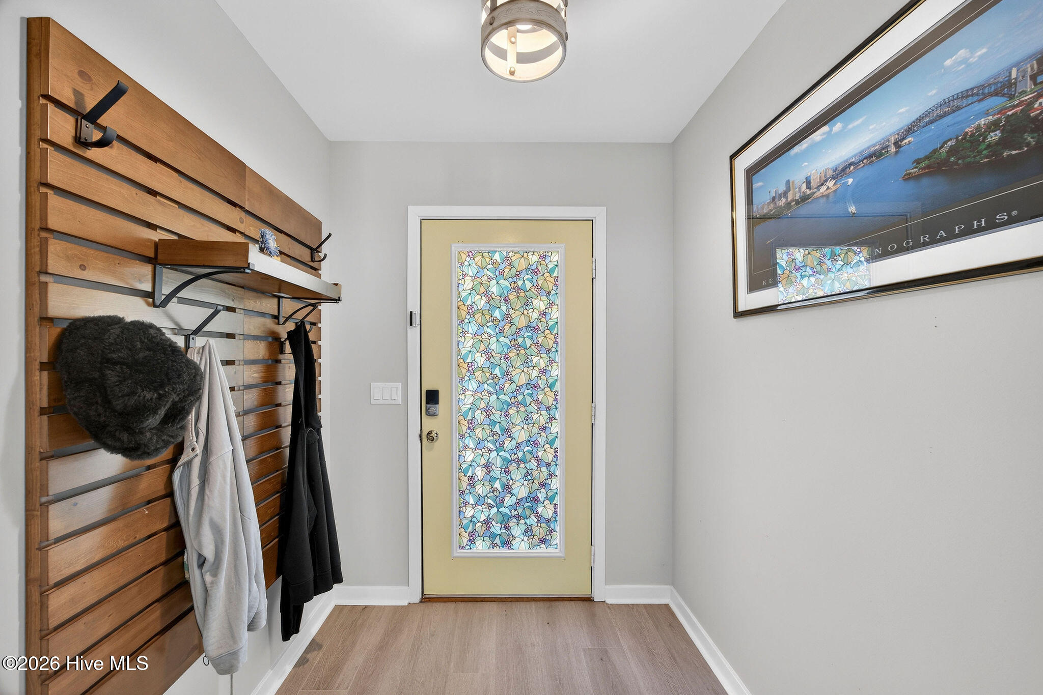 100563726 | Photo 10