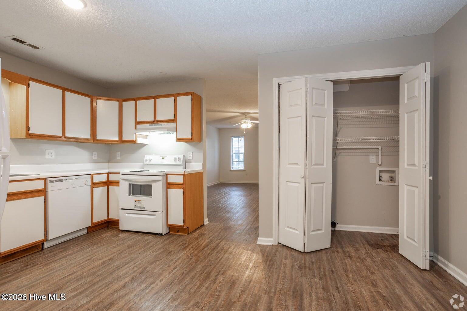 Exterior photo of 905 Allen Road D3, Greenville, NC 27834. MLS: 100603535