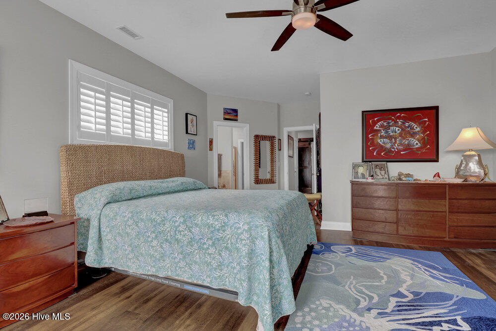 100562970 | Photo 35