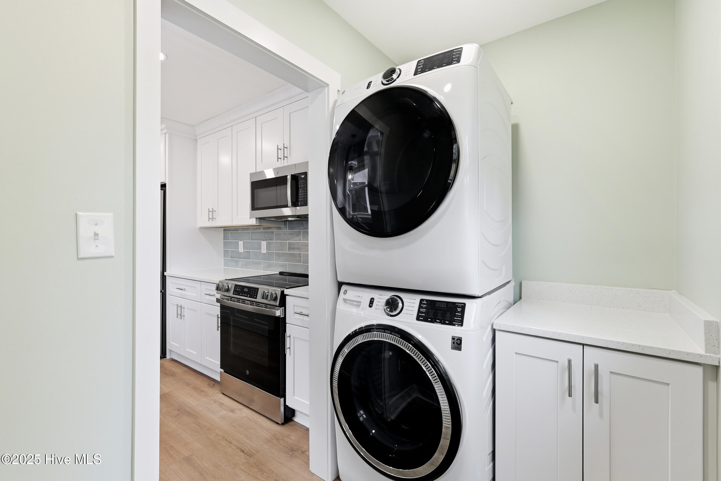 100536680 | Photo 24