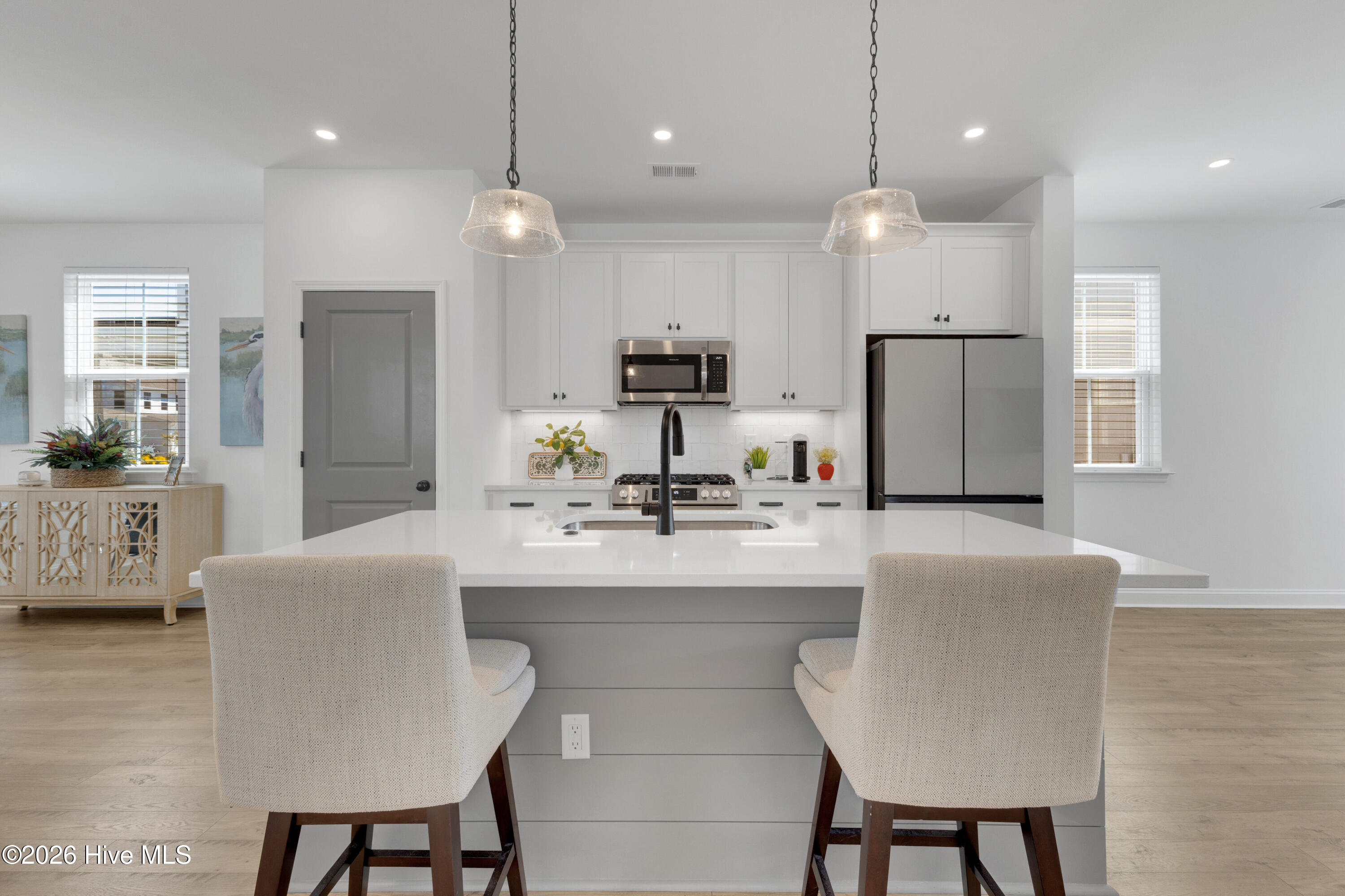 100566807 | Photo 11