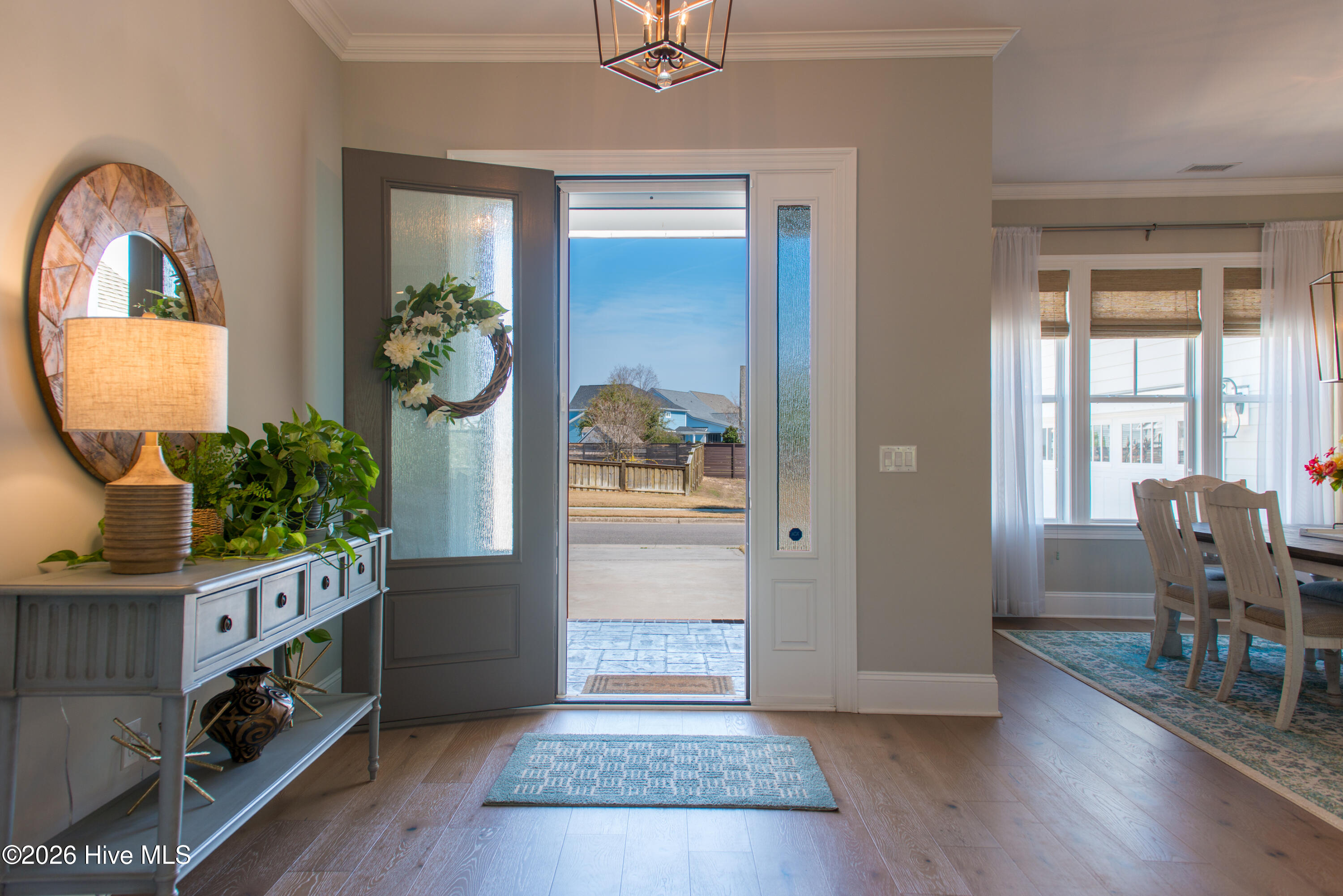 100560299 | Photo 12