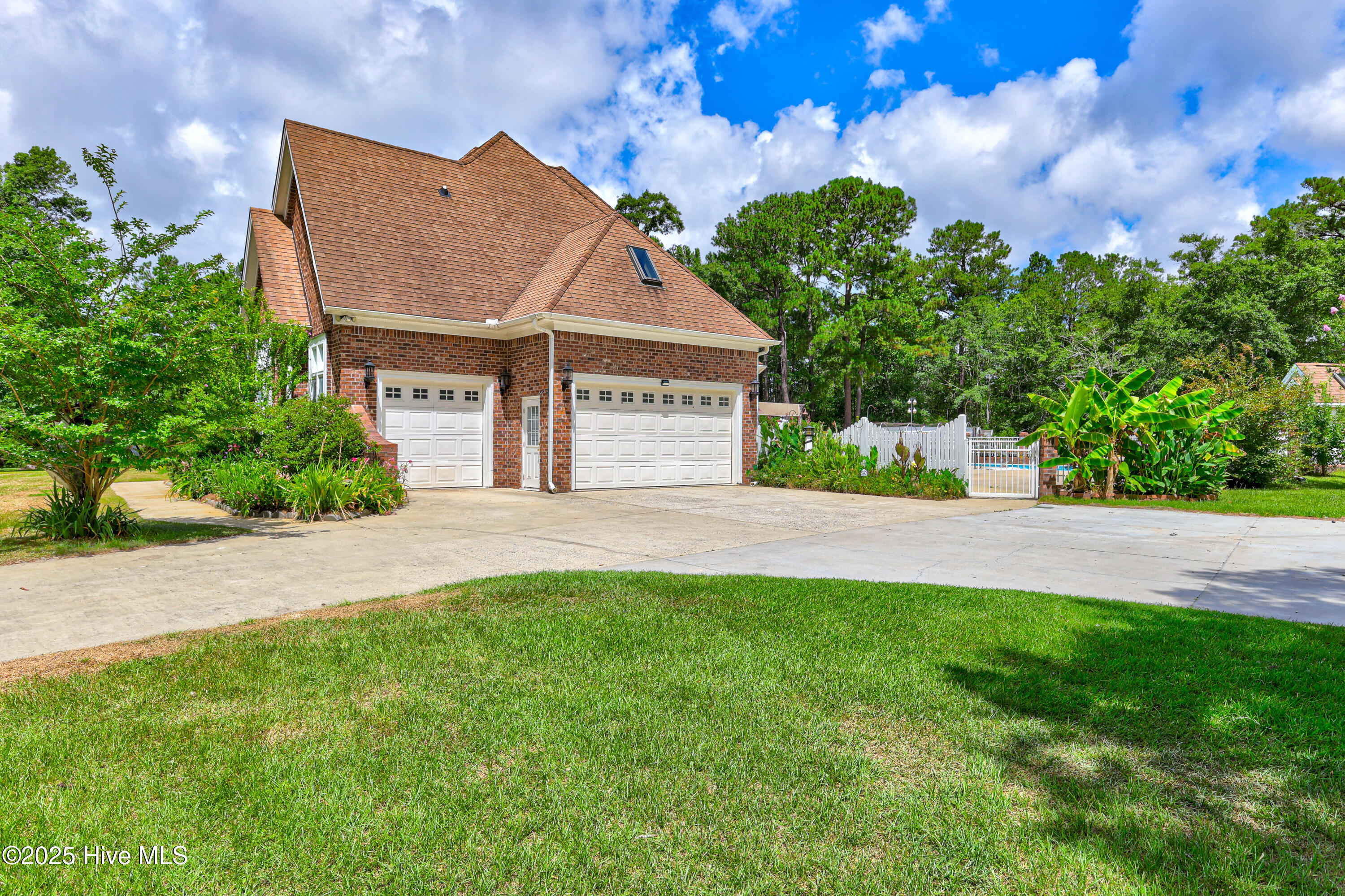 100562127 | Photo 54