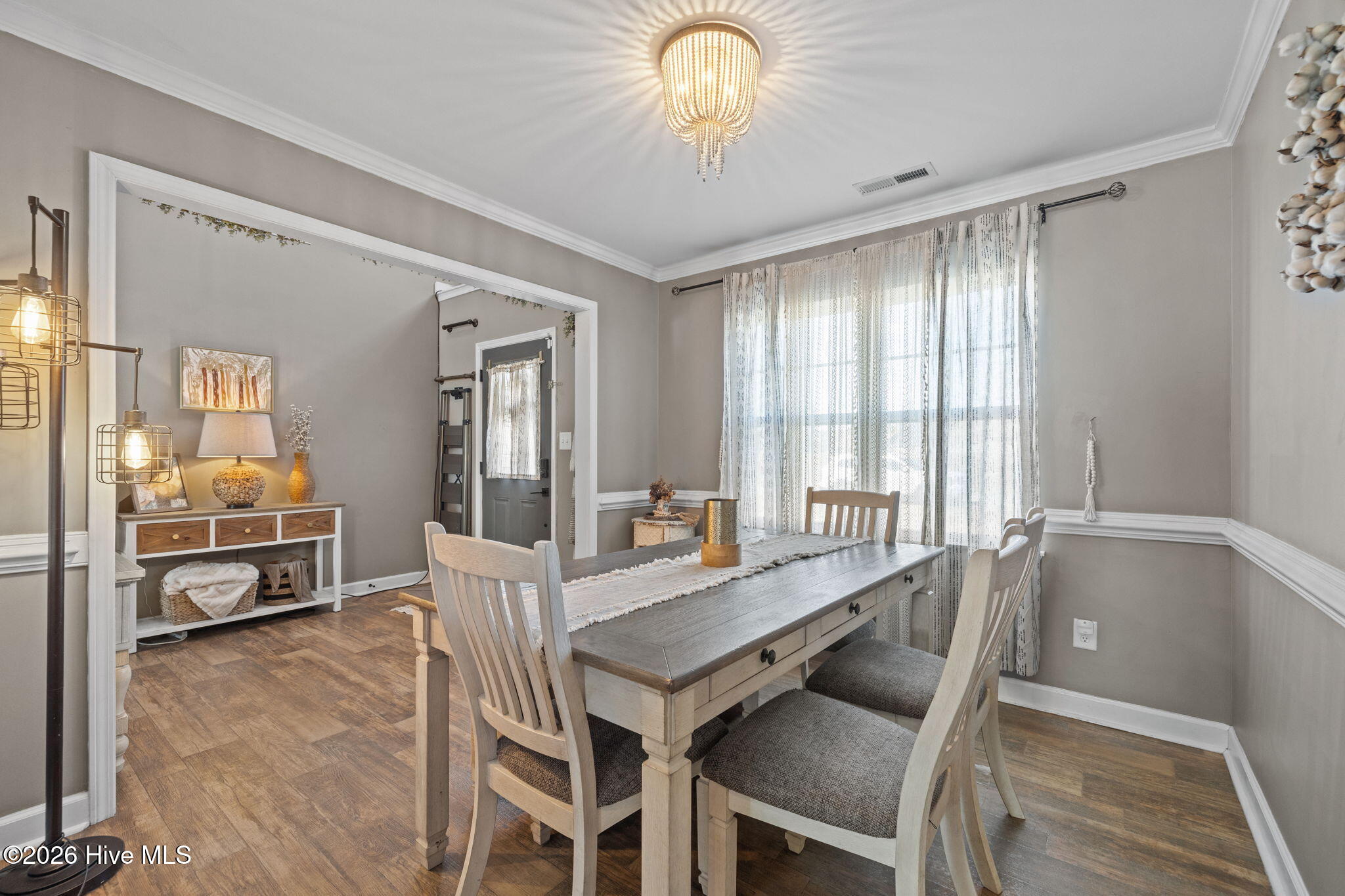 100558227 | Photo 18