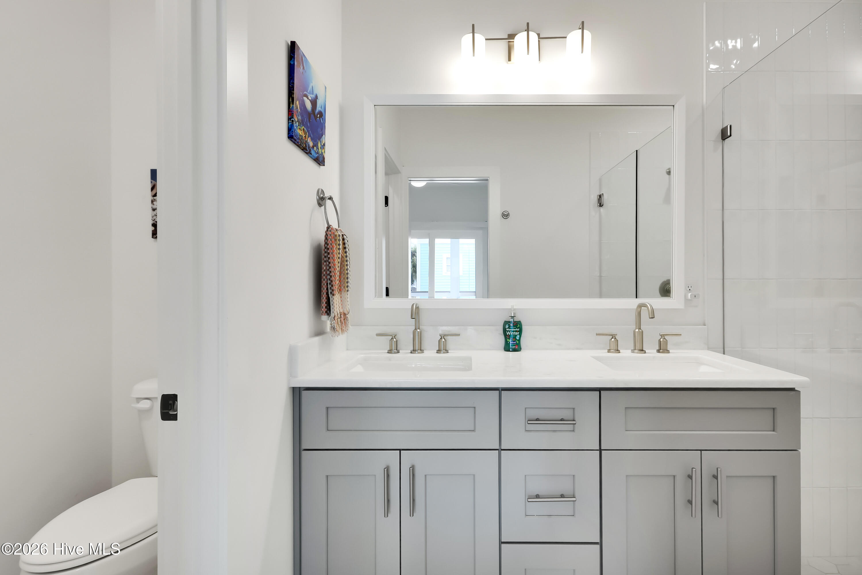 100557006 | Photo 11