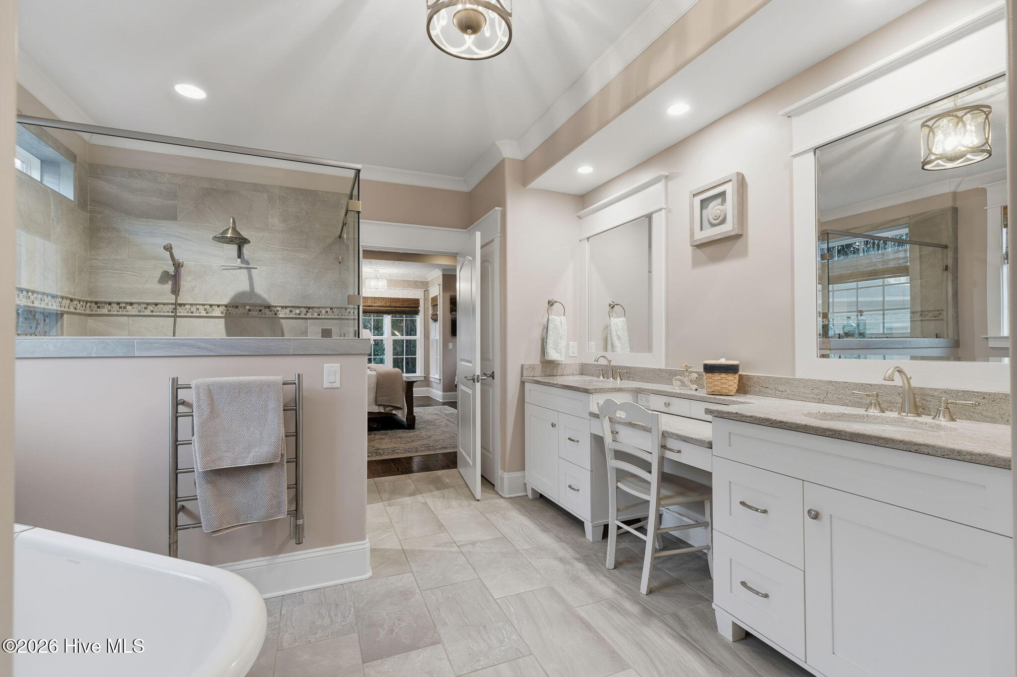 100554087 | Photo 18