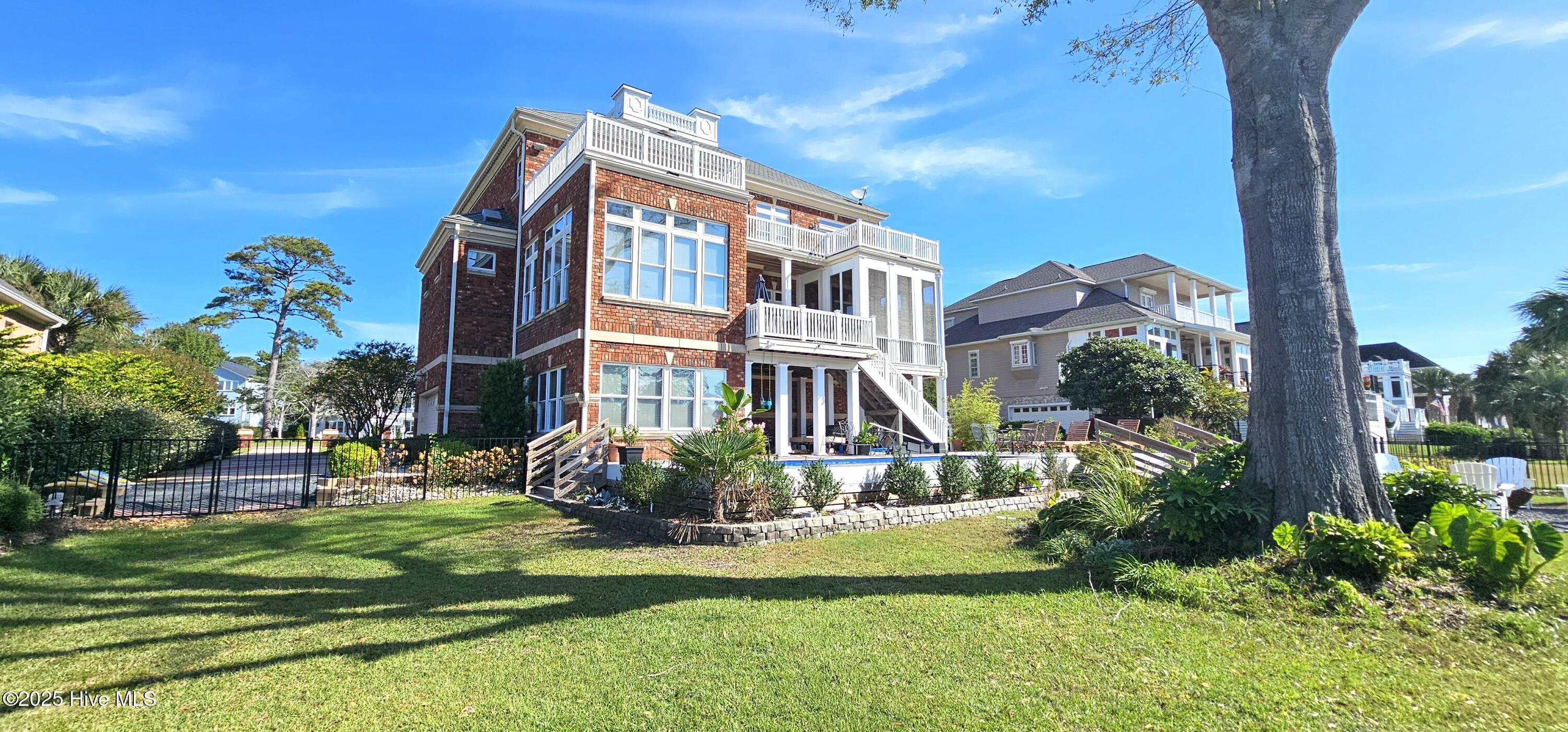 100542598 | Photo 34