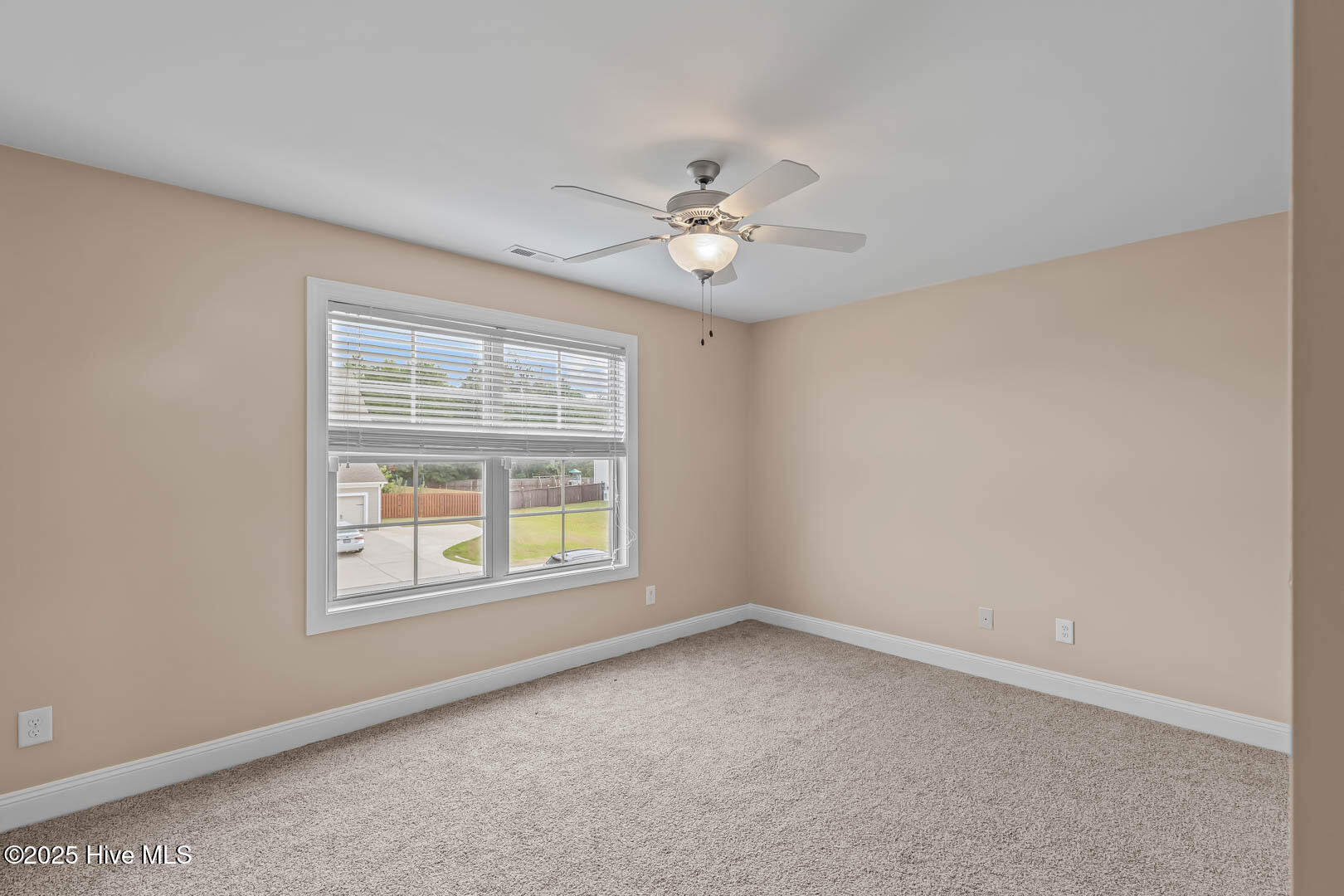 100532827 | Photo 33