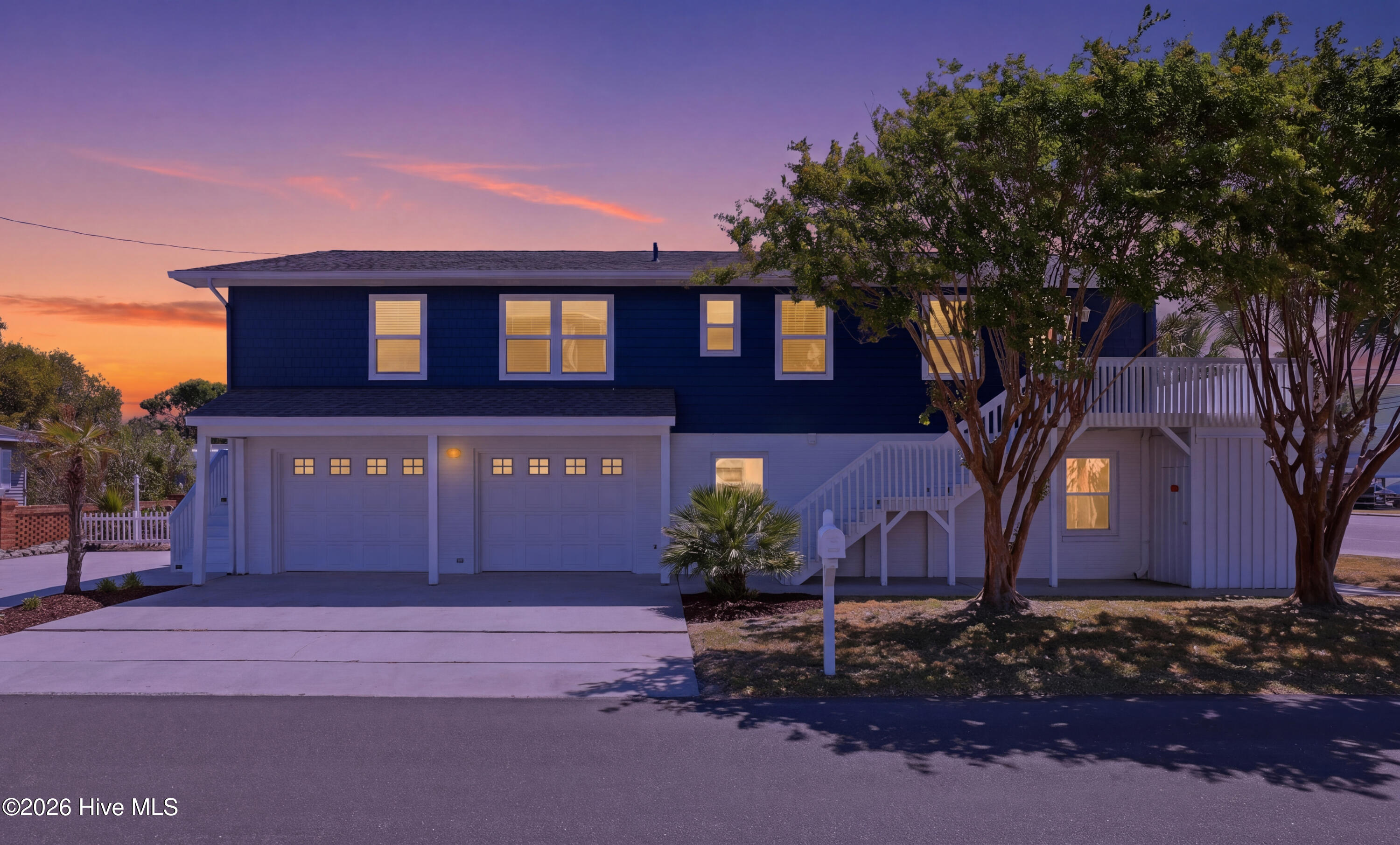 100569925 | Photo 53