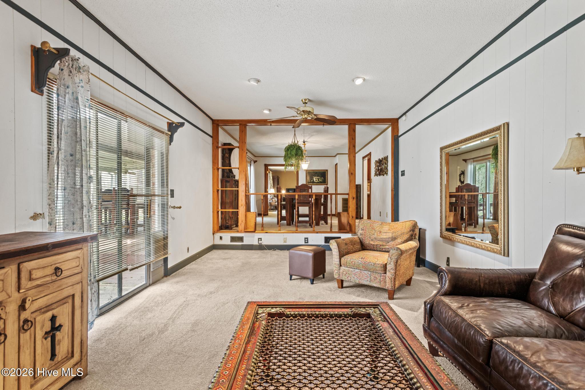 100560657 | Photo 13