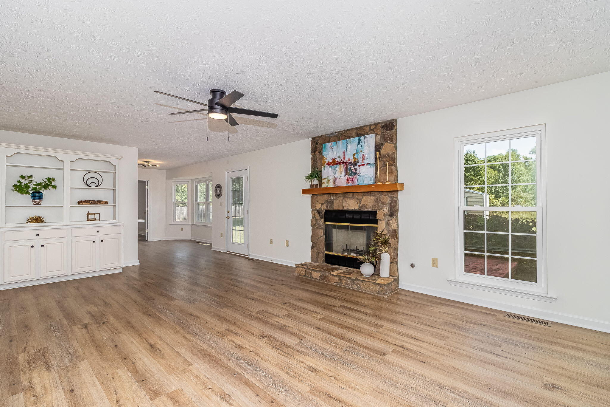 18-web-or-mls-229 OAKS DR. ©-