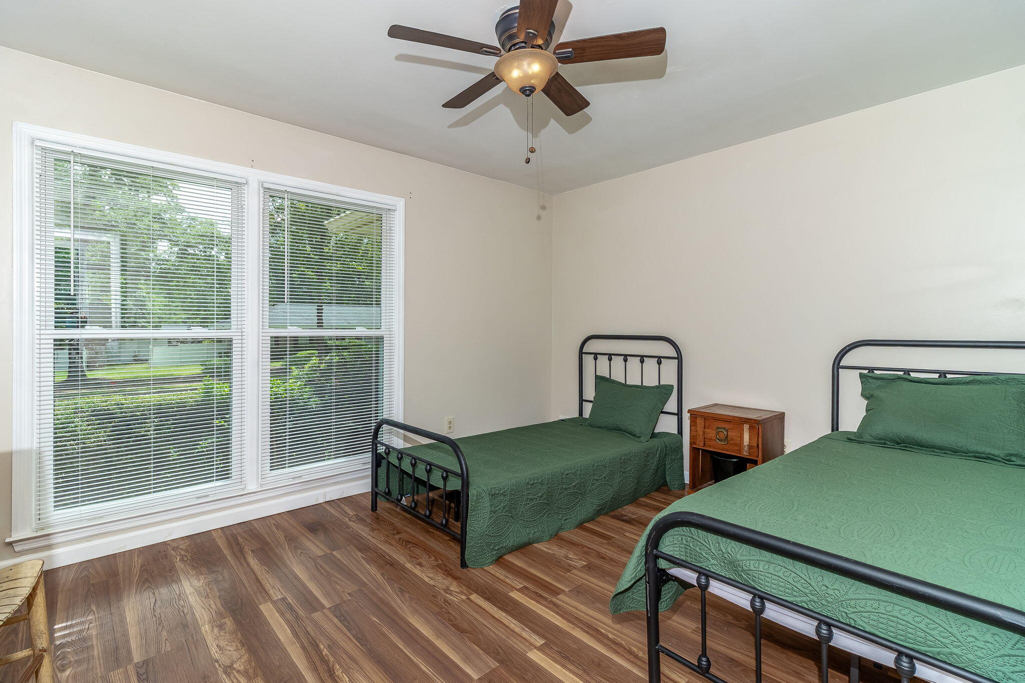 31-web-or-mls-105 DRESDEN DR A©-9922