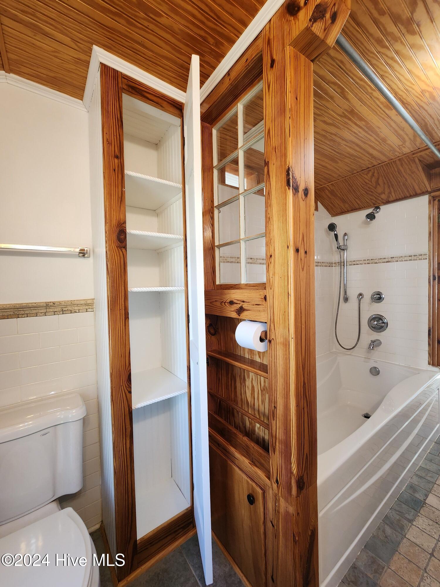 100570380 | Photo 20