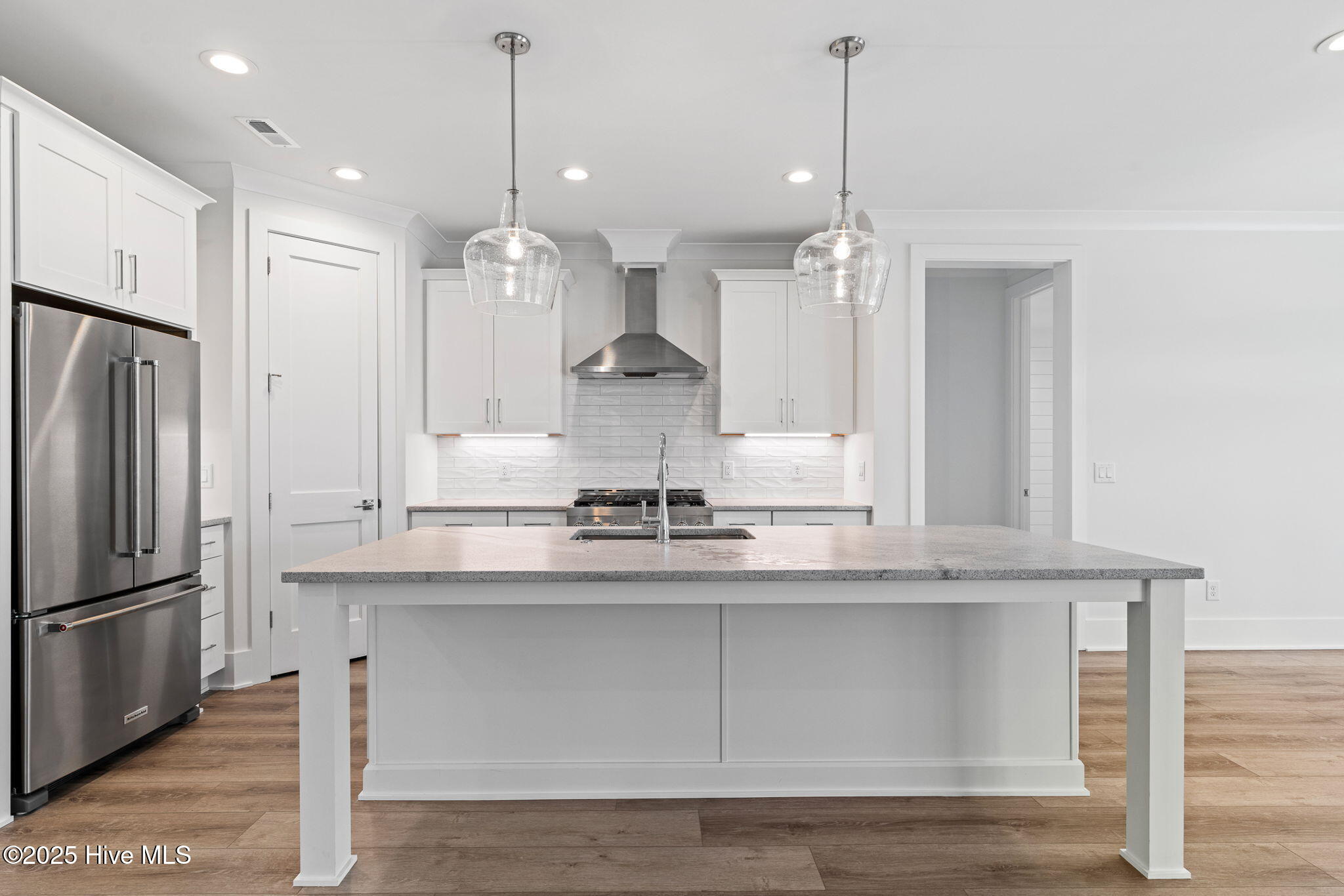 100523885 | Photo 20