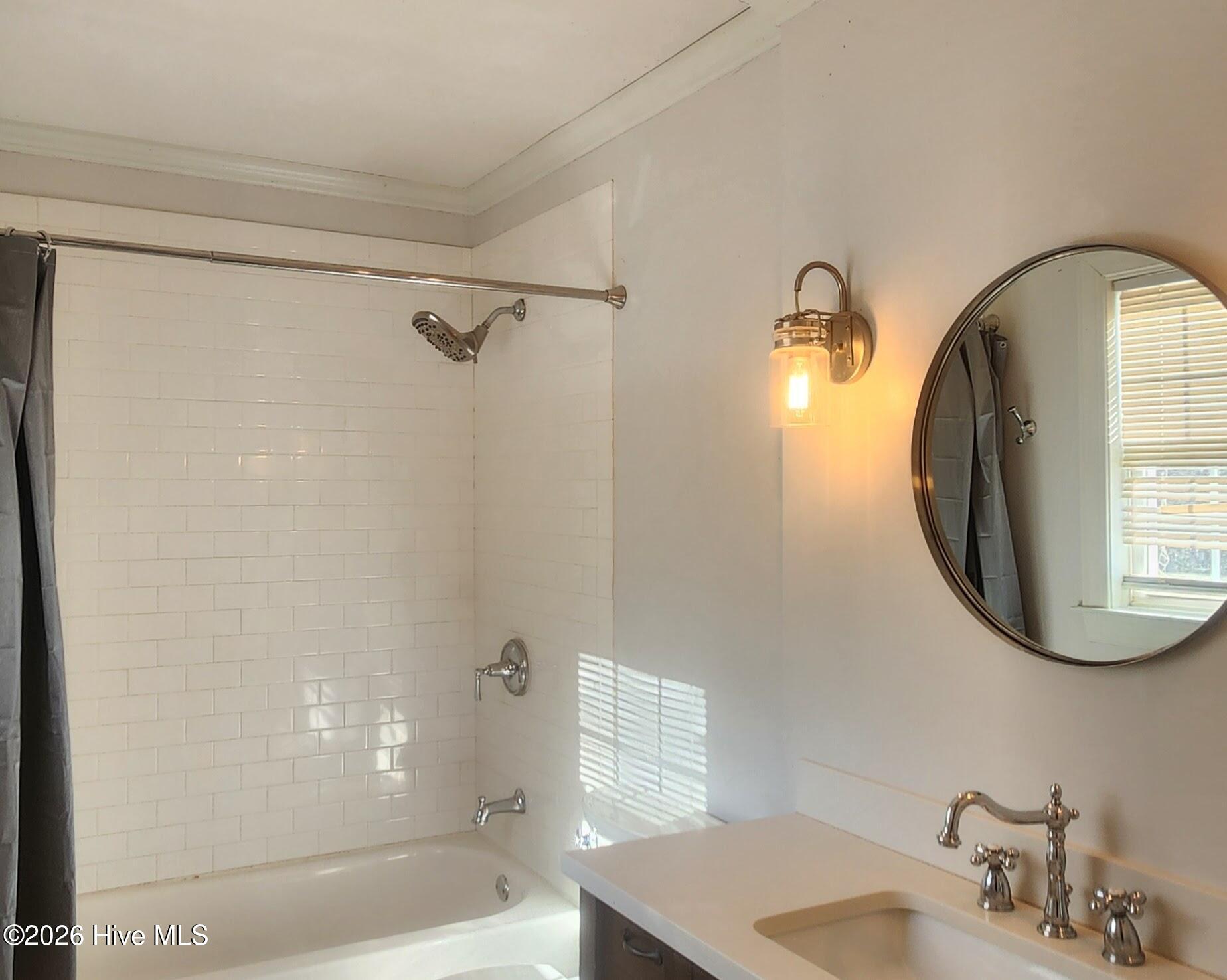 100550310 | Photo 10