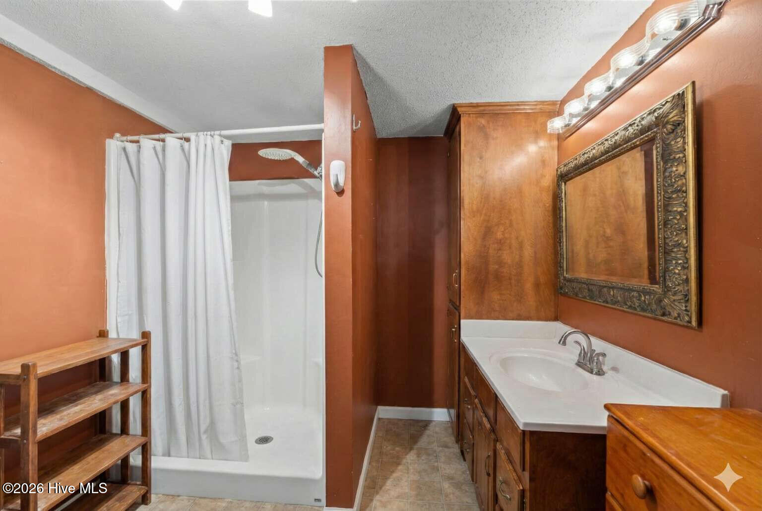 100552349 | Photo 24