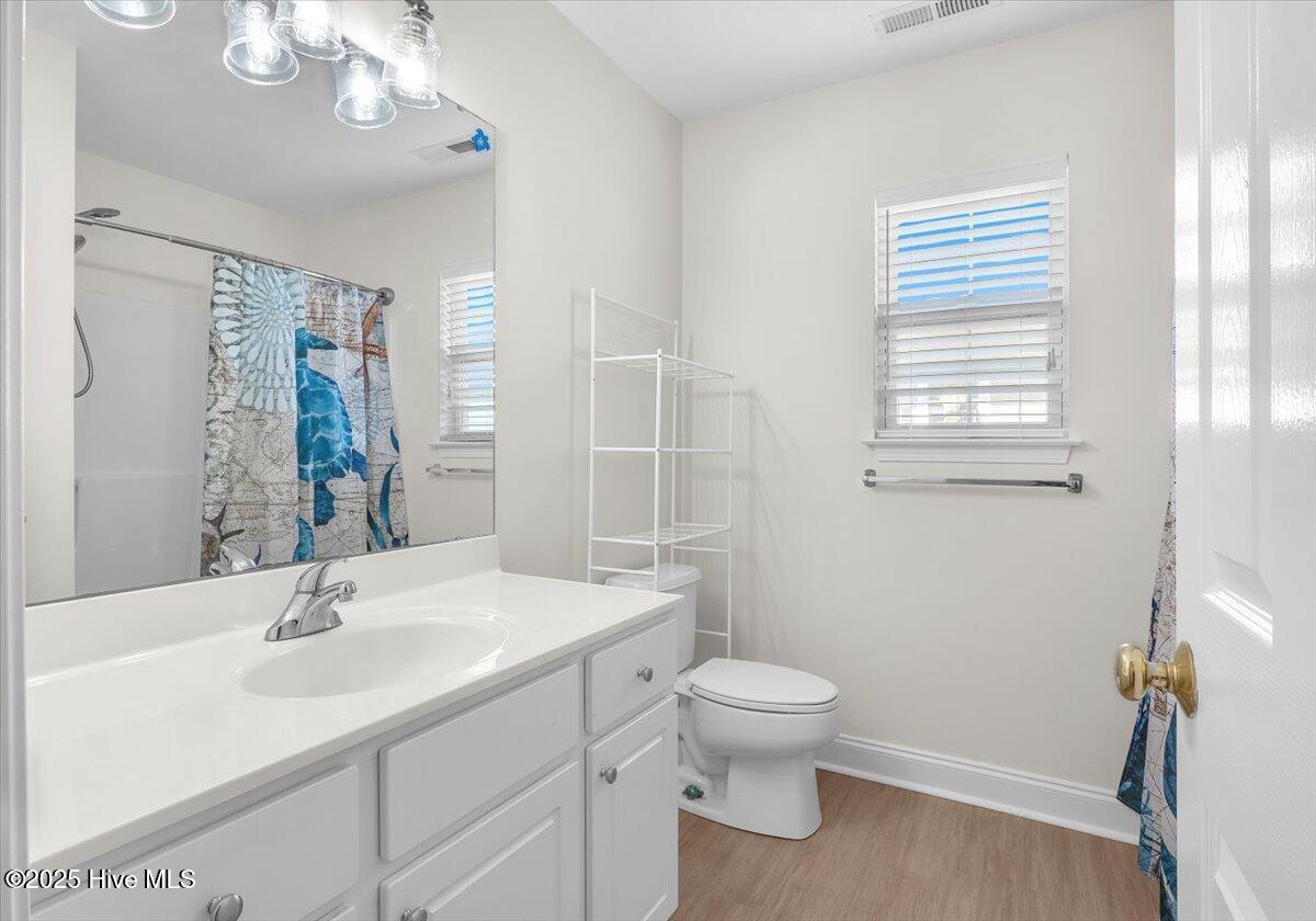 100547110 | Photo 33