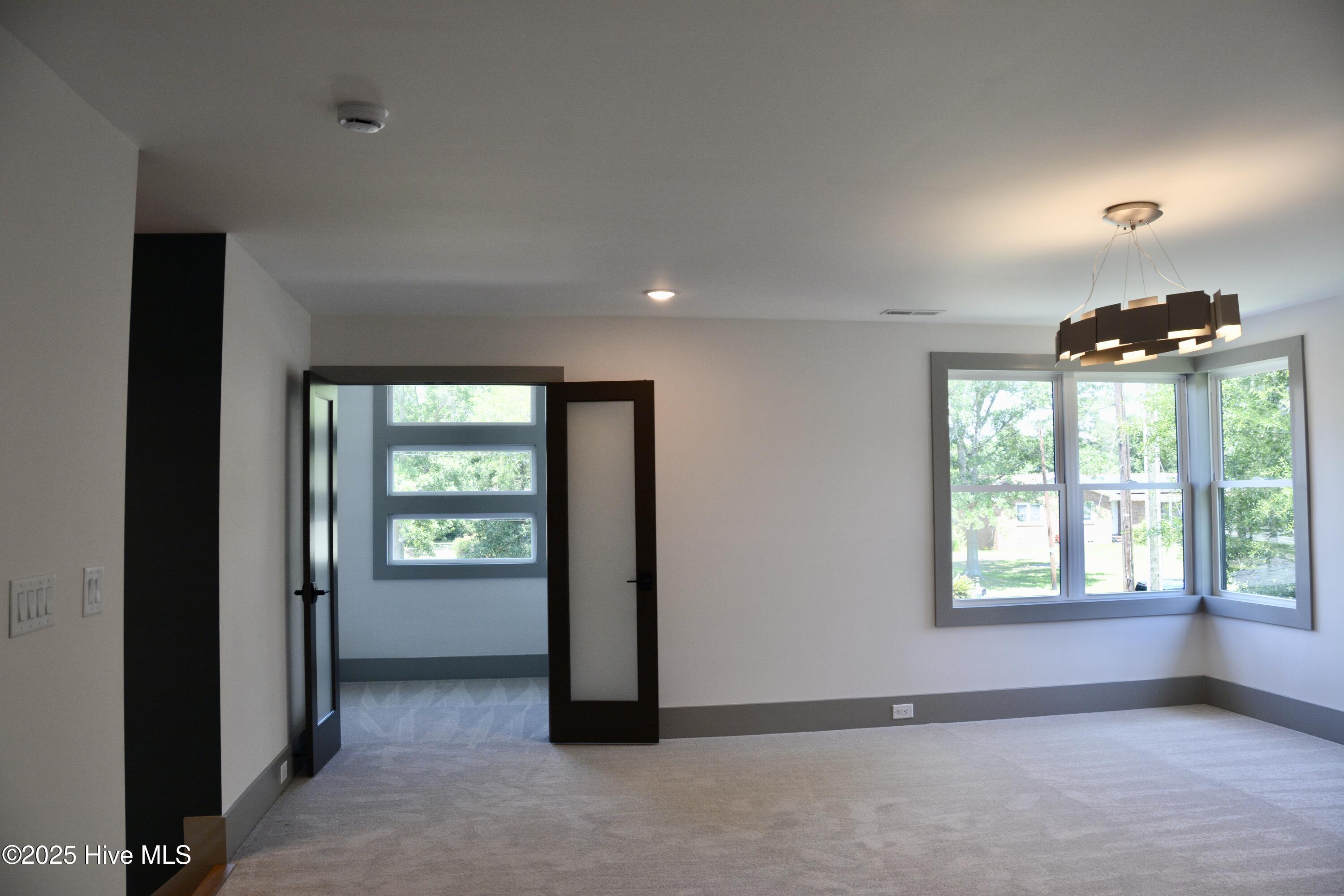 100508502 | Photo 63