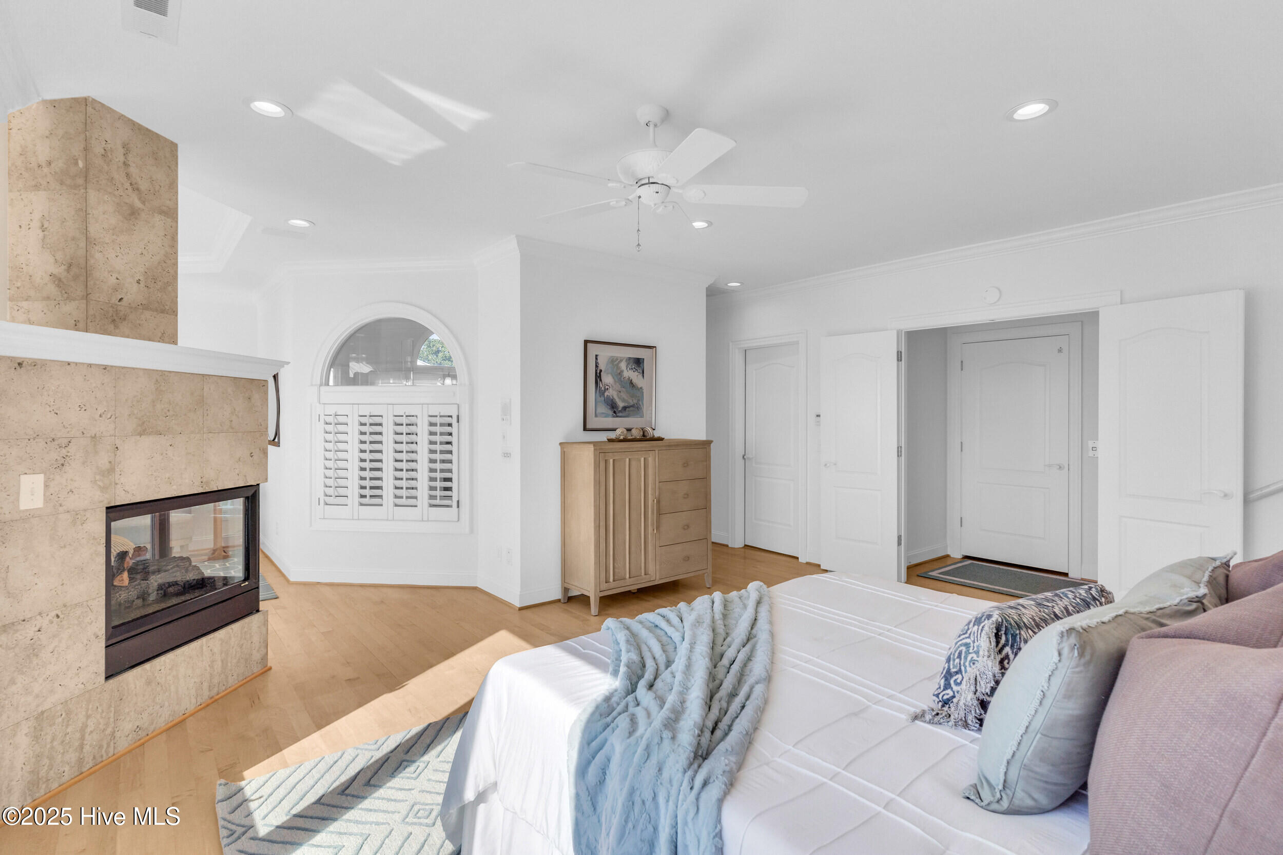 100505592 | Photo 25