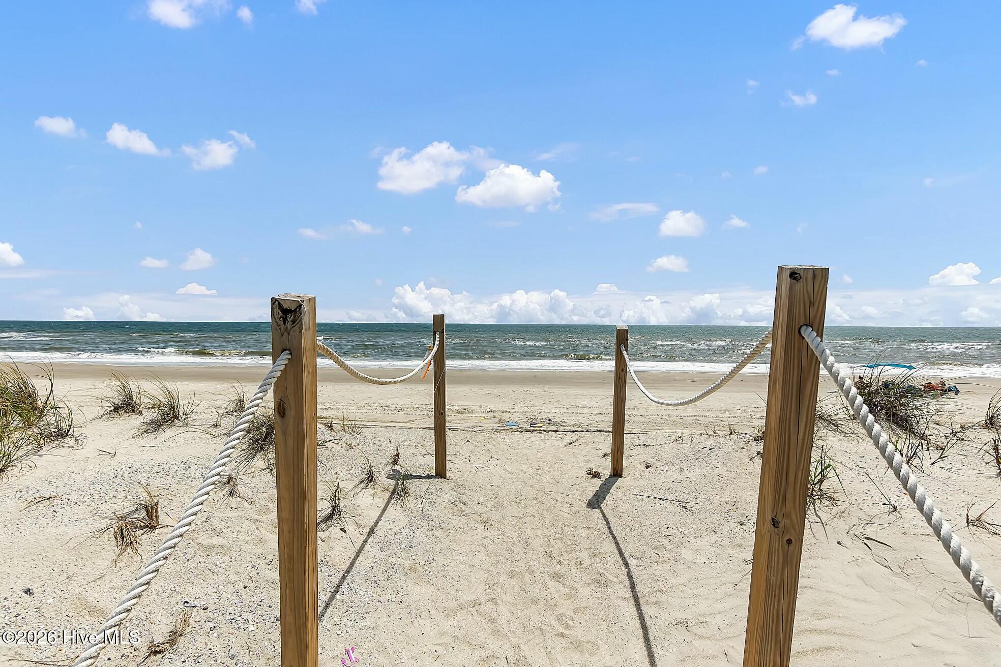 100549270 | Photo 61