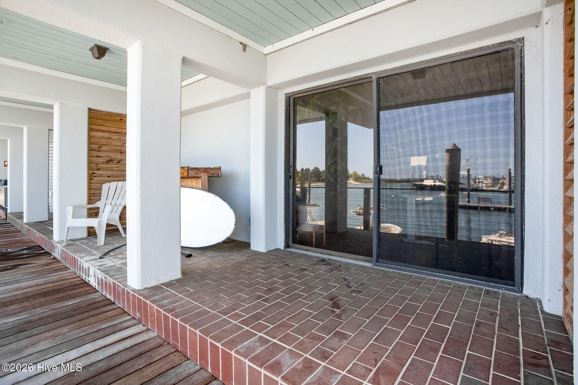 100565973 | Photo 34