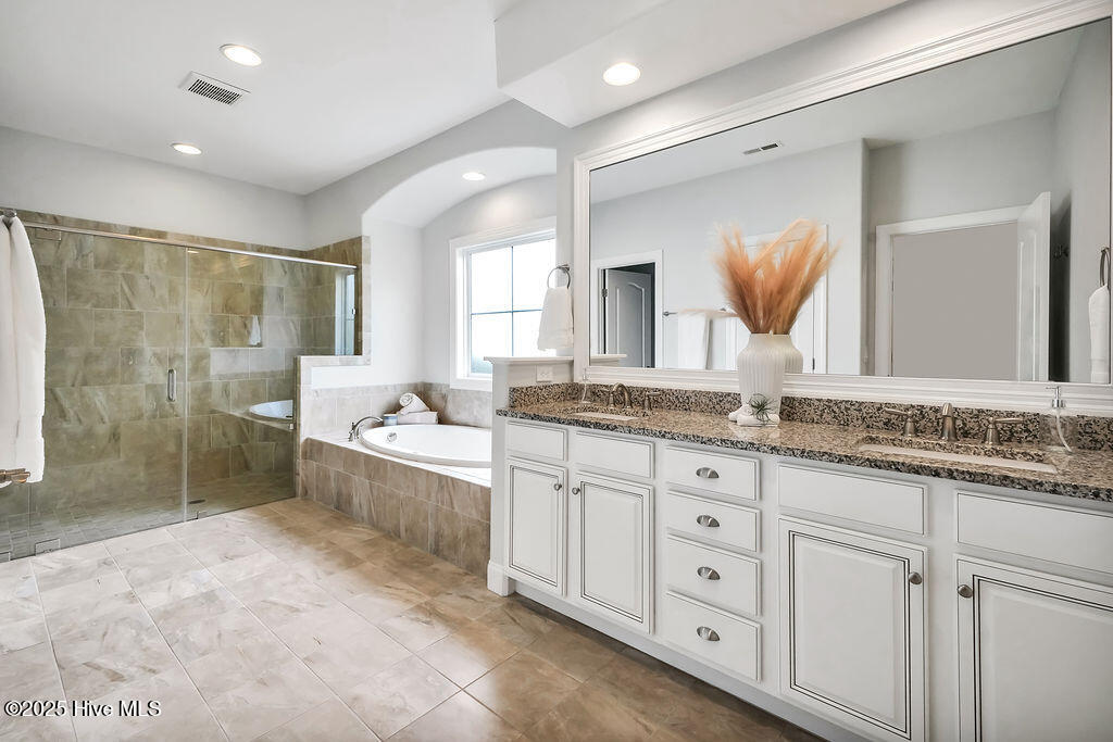 100514876 | Photo 37