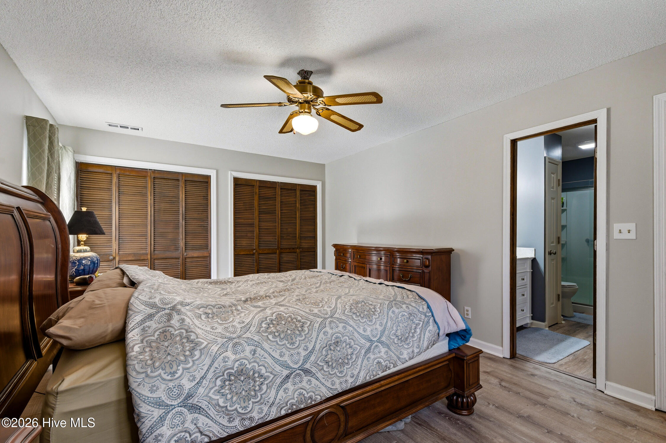 100555864 | Photo 19