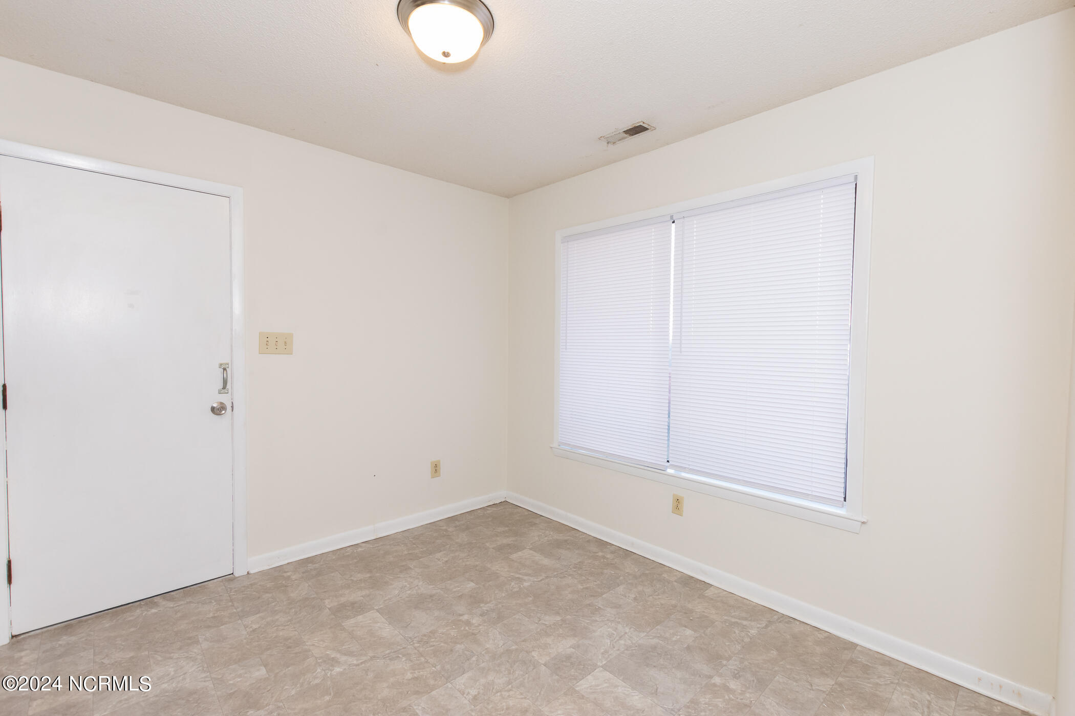 100528629 | Photo 21