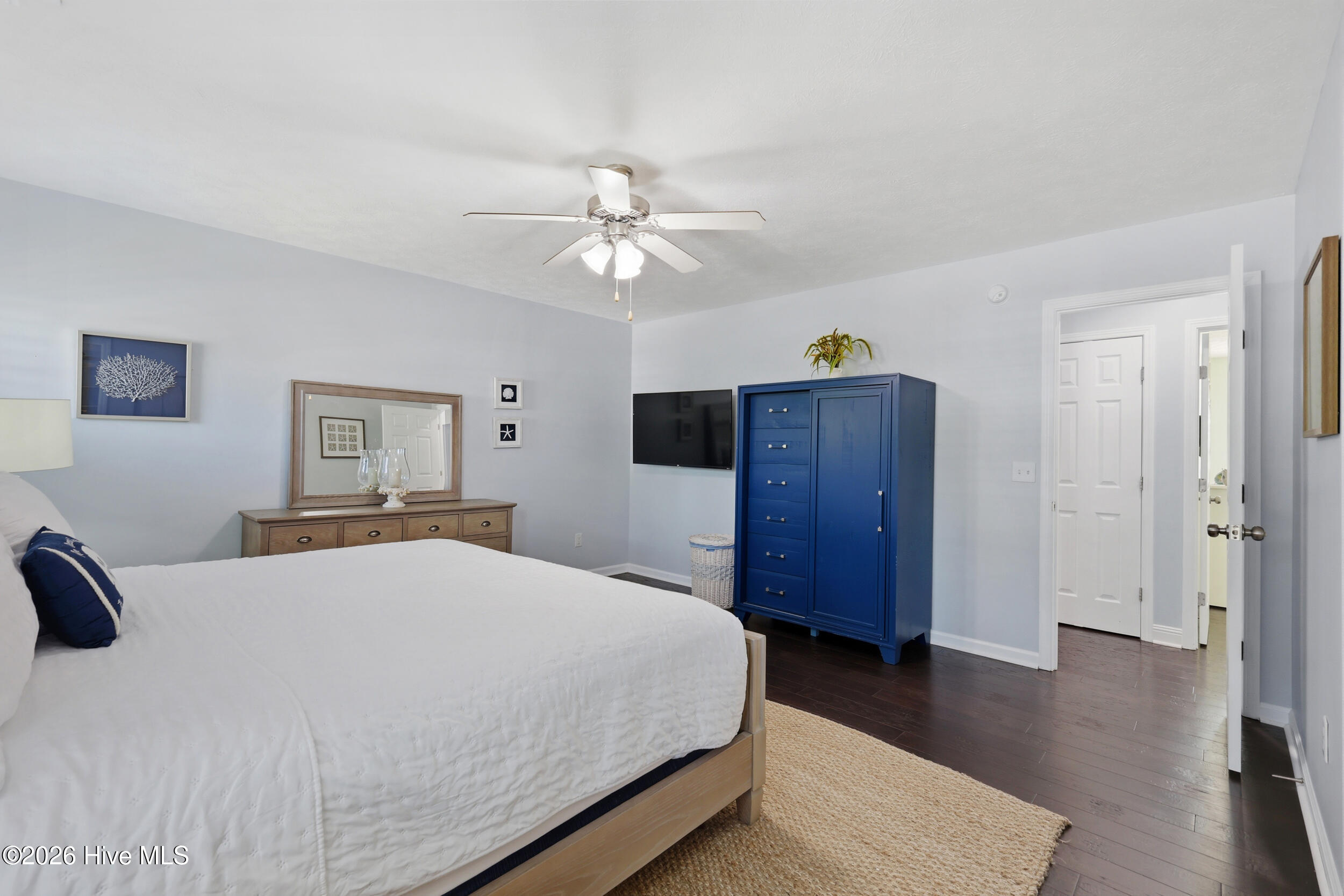 100567989 | Photo 25