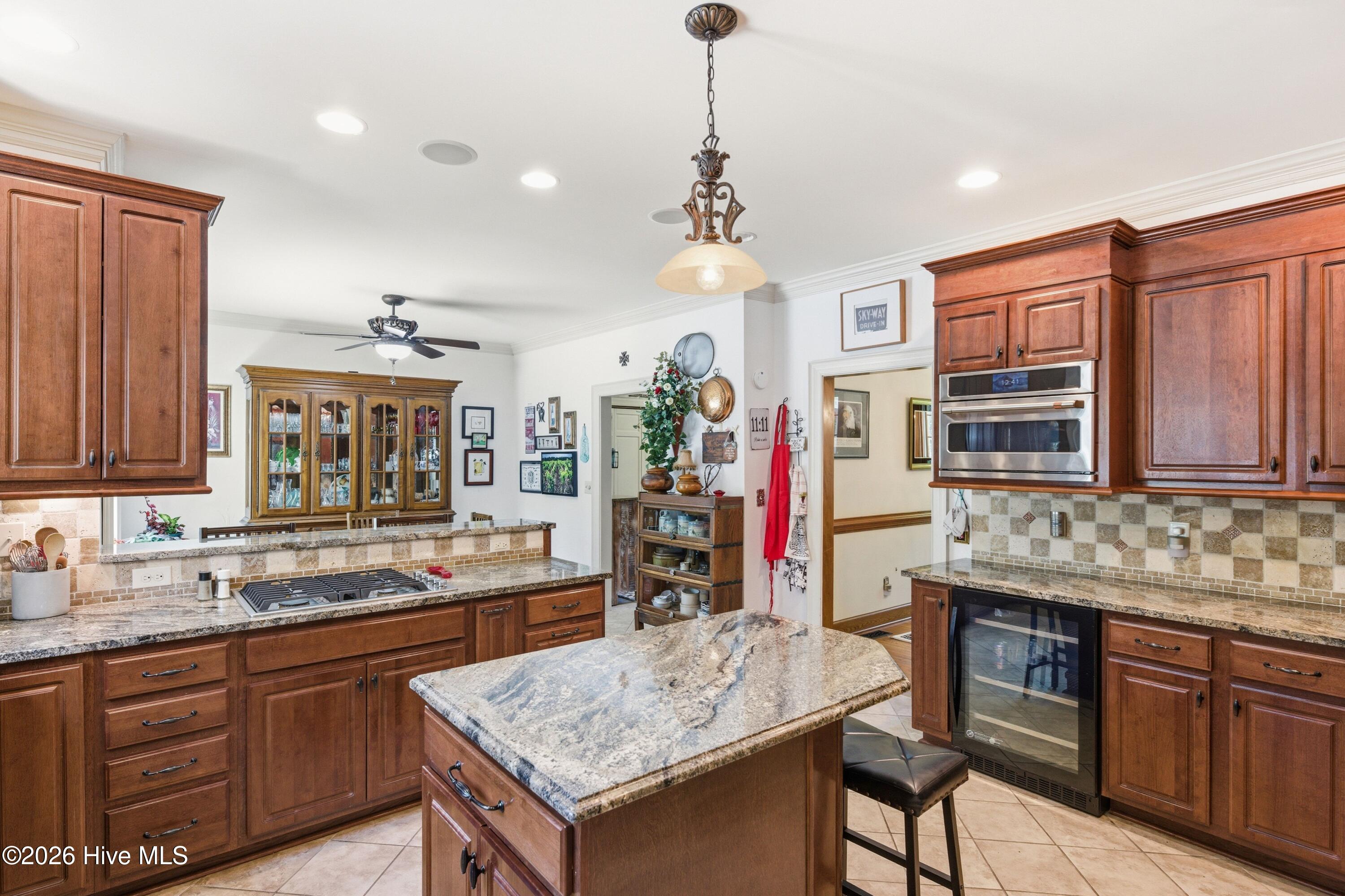 100566267 | Photo 13