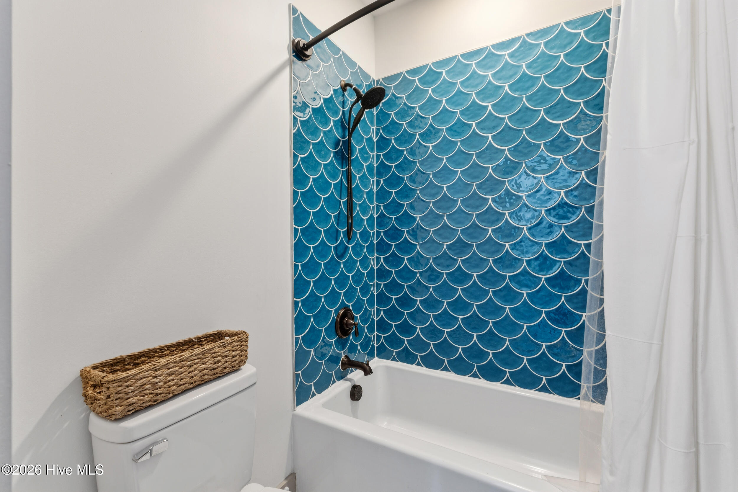 100570688 | Photo 39