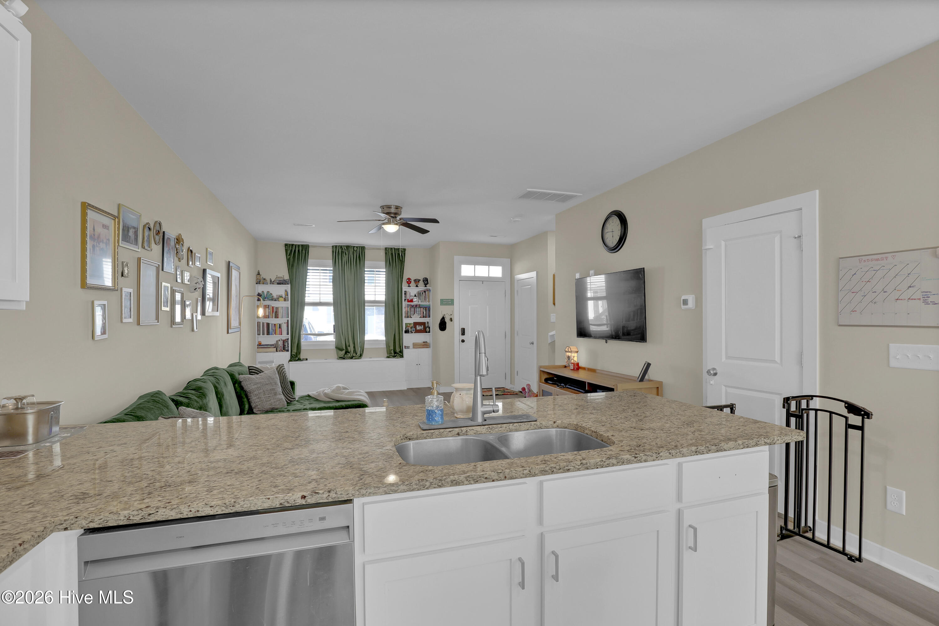 100556356 | Photo 12