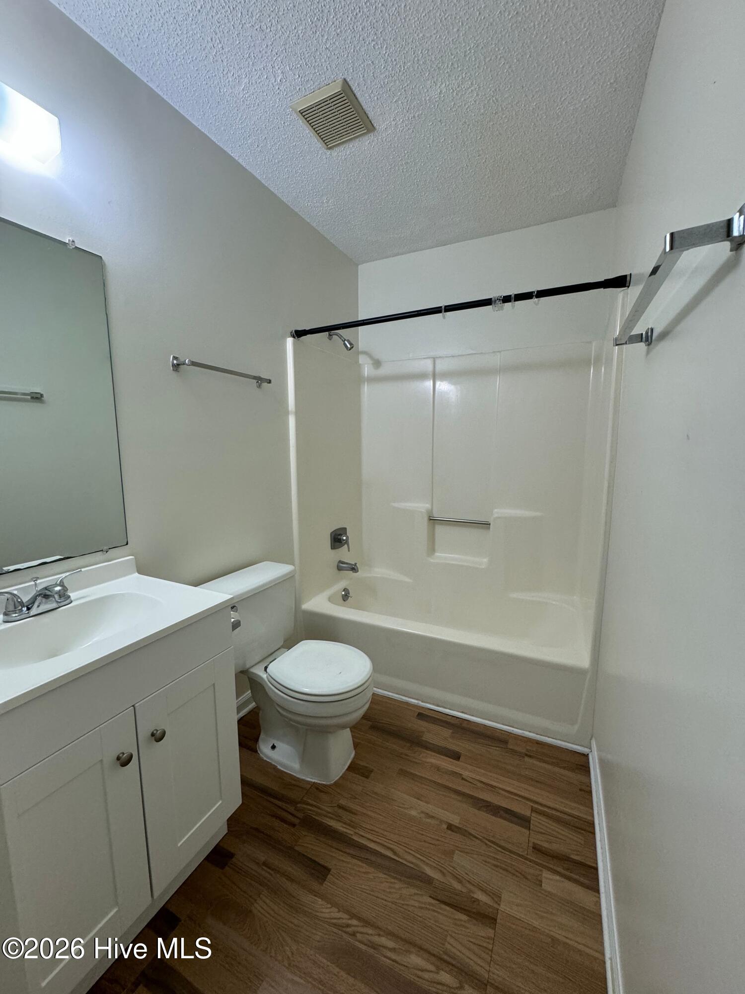 100548849 | Photo 14